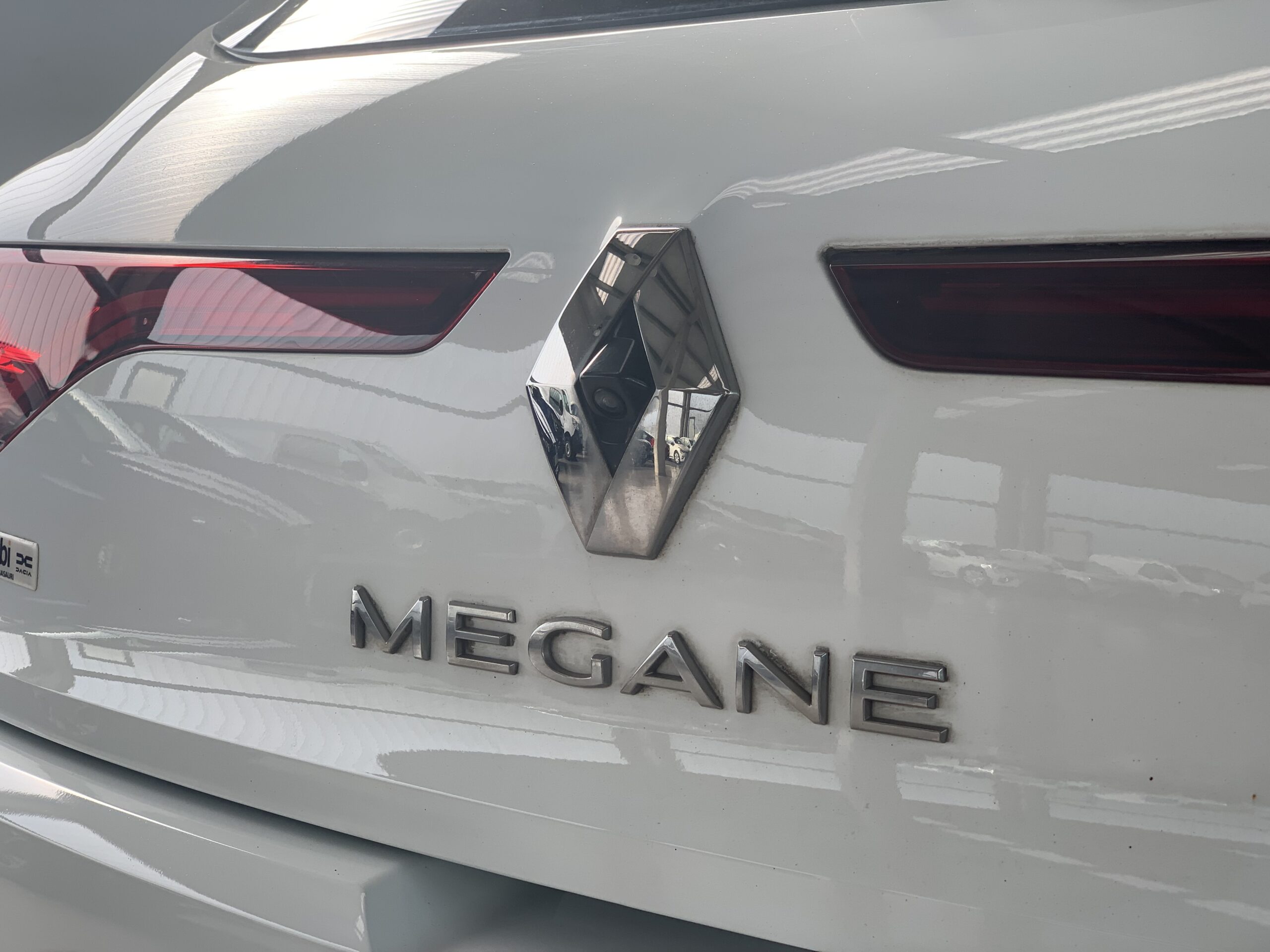 RENAULT MEGANE (BERLINA) TECHNO BLUE DCI 115CV + RUEDA