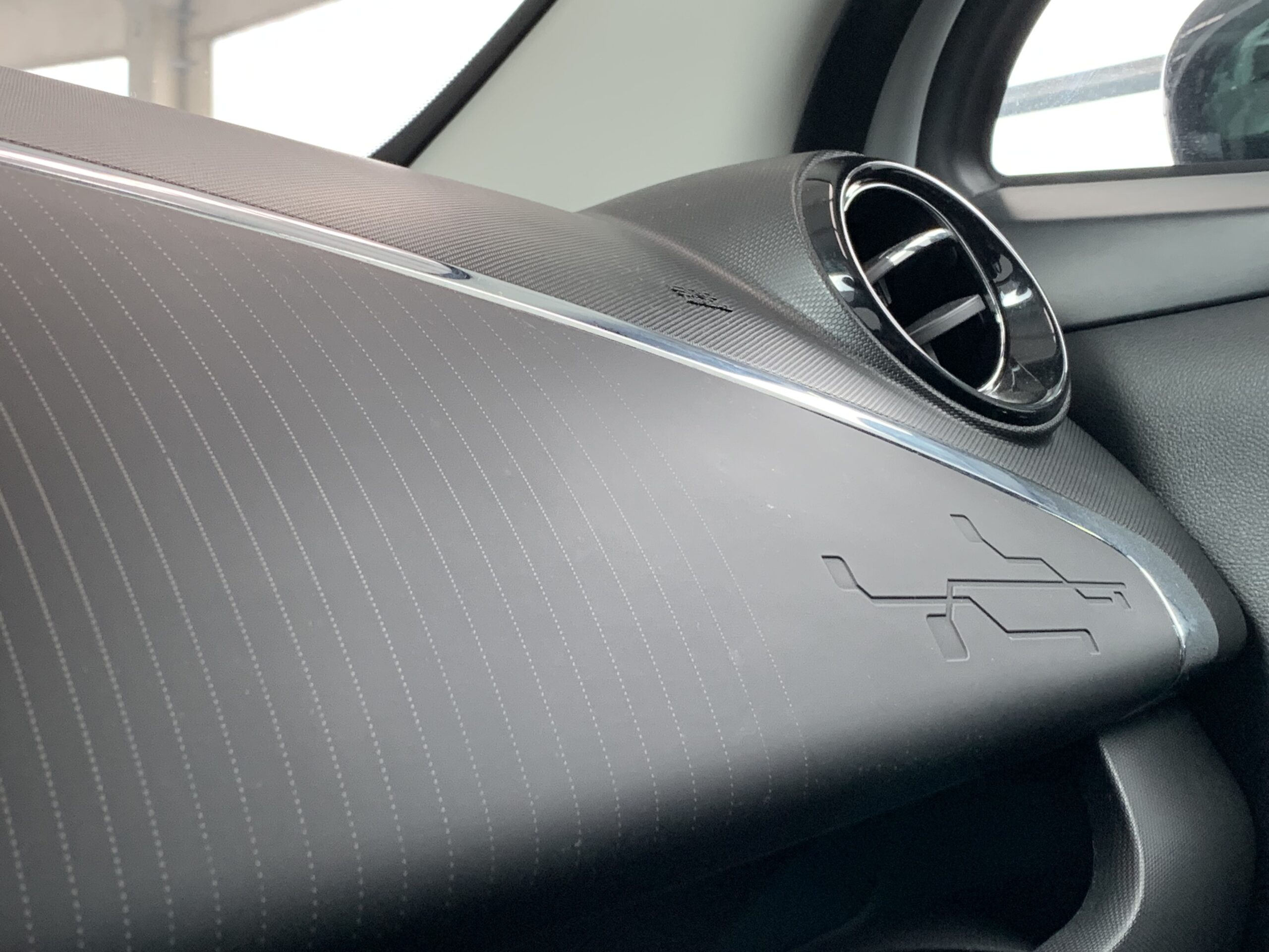 RENAULT ZOE LIMITED 40KWH R110 + LLANTAS DE ALEACION + RADAR CON CAMARA DE VISION TRASERA