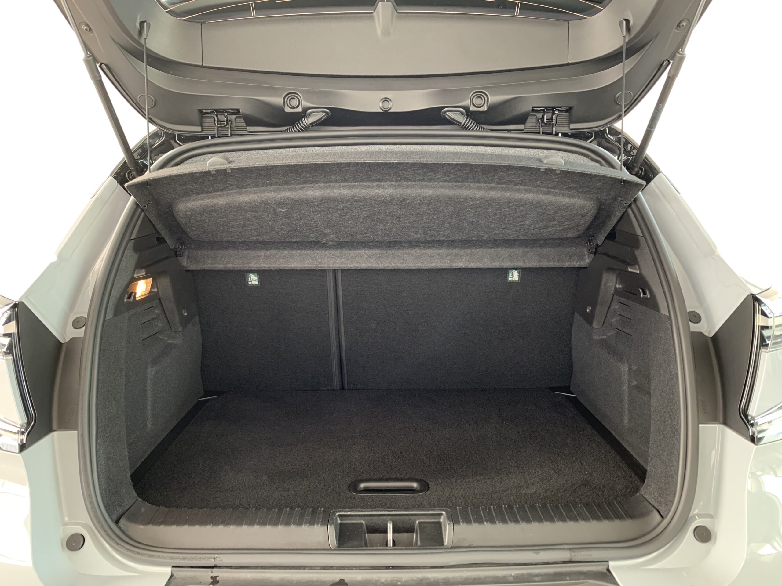 RENAULT CAPTUR TECHNO FULL HYBRID 145CV + BARRAS DE TECHO LONGITUDINALES + RUEDA DE EMERGENCIA + CAMARA 360º + APARCAMIENTO MANOS LIBRES + AYUDA AL APARCAMIENTO DELANTERO & TRASERO & LATERAL CON CAMARAS