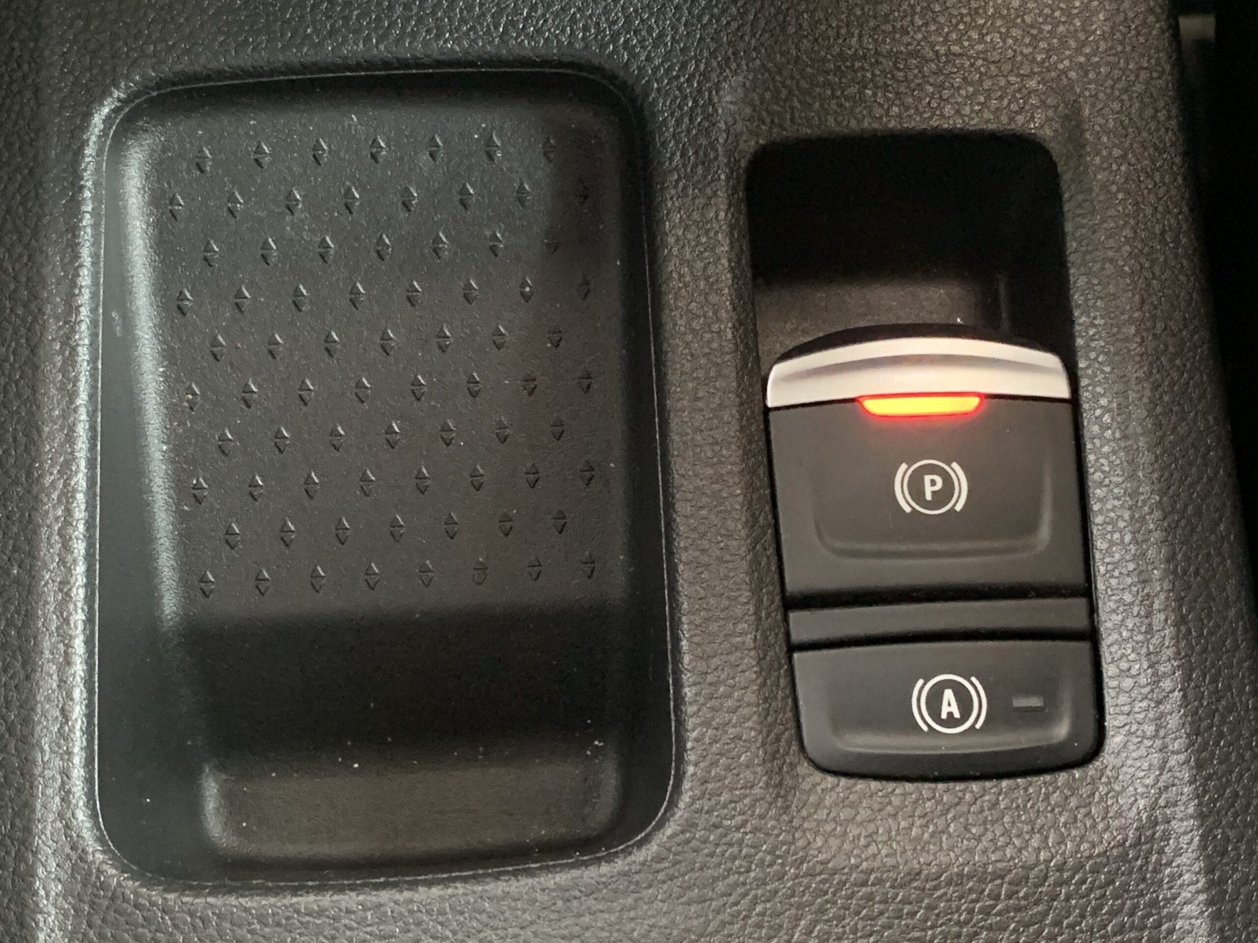 RENAULT CAPTUR TECHNO FULL HYBRID 145CV + BARRAS DE TECHO LONGITUDINALES + RUEDA DE EMERGENCIA + CAMARA 360º + APARCAMIENTO MANOS LIBRES + AYUDA AL APARCAMIENTO DELANTERO & TRASERO & LATERAL CON CAMARAS