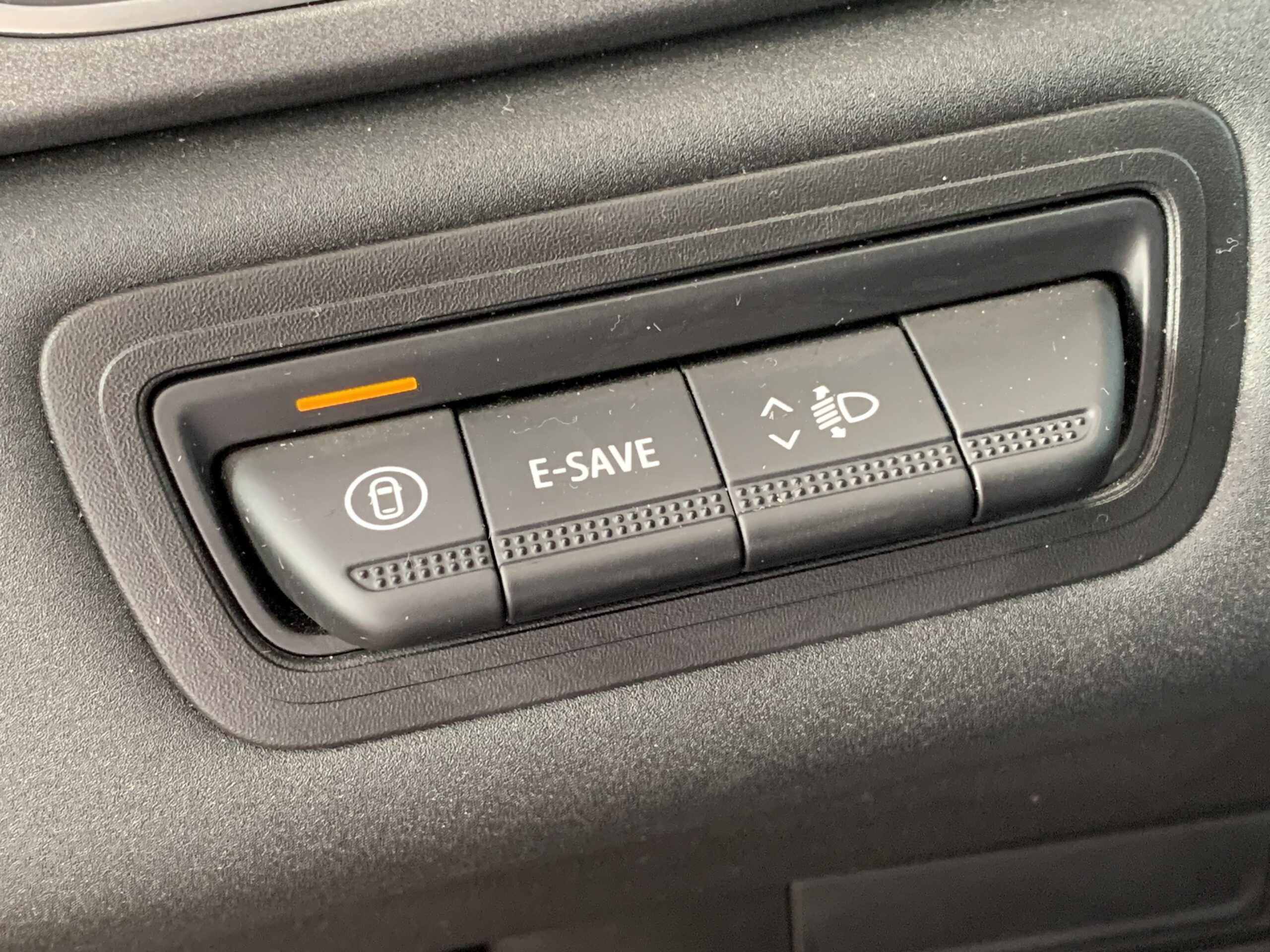 RENAULT CAPTUR TECHNO FULL HYBRID 145CV + BARRAS DE TECHO LONGITUDINALES + RUEDA DE EMERGENCIA + CAMARA 360º + APARCAMIENTO MANOS LIBRES + AYUDA AL APARCAMIENTO DELANTERO & TRASERO & LATERAL CON CAMARAS