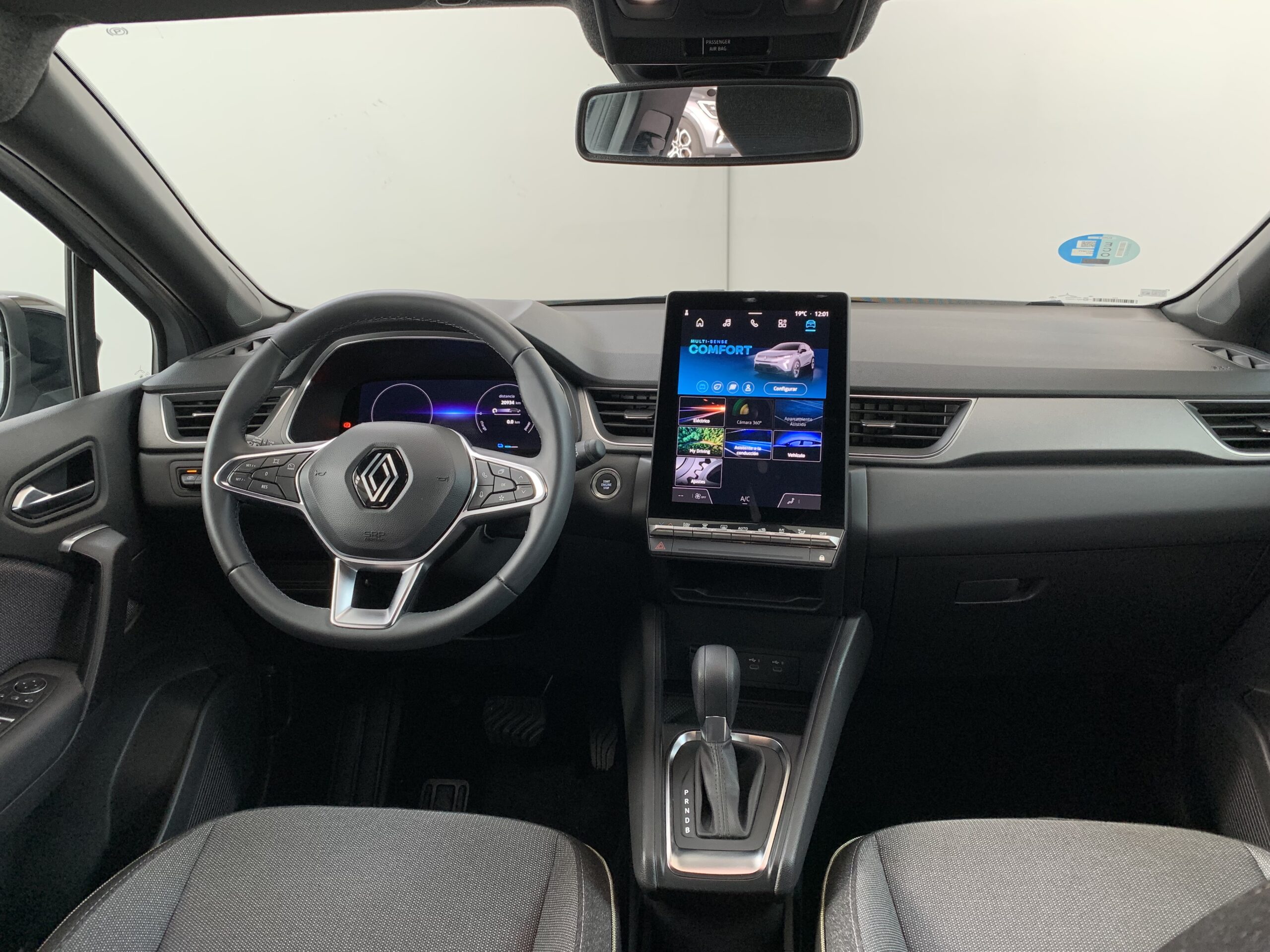 RENAULT CAPTUR TECHNO FULL HYBRID 145CV + BARRAS DE TECHO LONGITUDINALES + RUEDA DE EMERGENCIA + CAMARA 360º + APARCAMIENTO MANOS LIBRES + AYUDA AL APARCAMIENTO DELANTERO & TRASERO & LATERAL CON CAMARAS