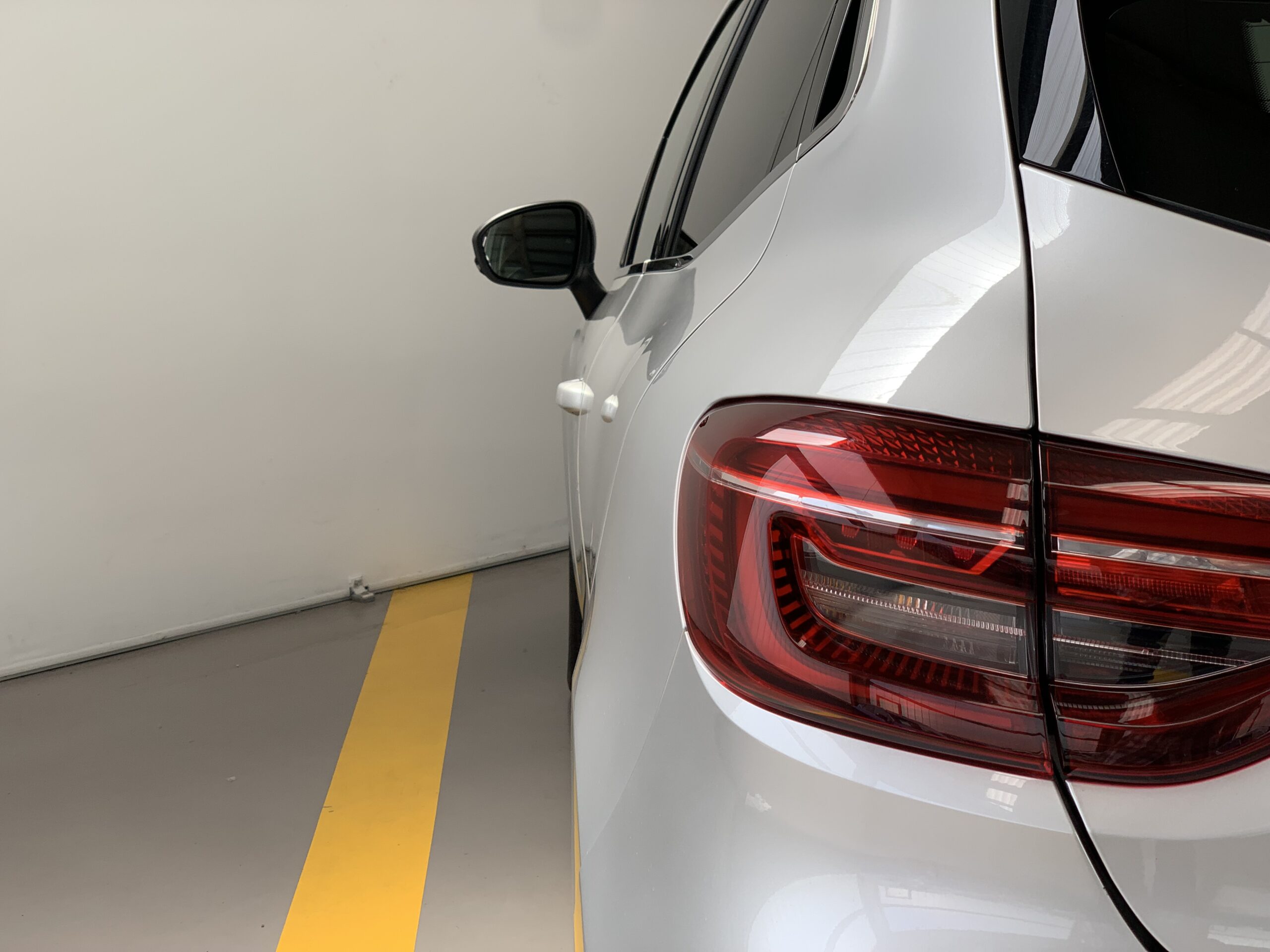 RENAULT CLIO TECHNO TCE 140CV + RUEDA DE REPUESTO + CARGADOR POR INDUCCION + PACK EASY PARKING + PACK LIGHTING + PACK FULL SCREEN EASY LINK