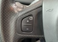 RENAULT ZOE LIMITED 40KWH 110CV + LLANTAS DE ALEACION 17´´ + RADAR CON CAMARA DE VISION TRASERA