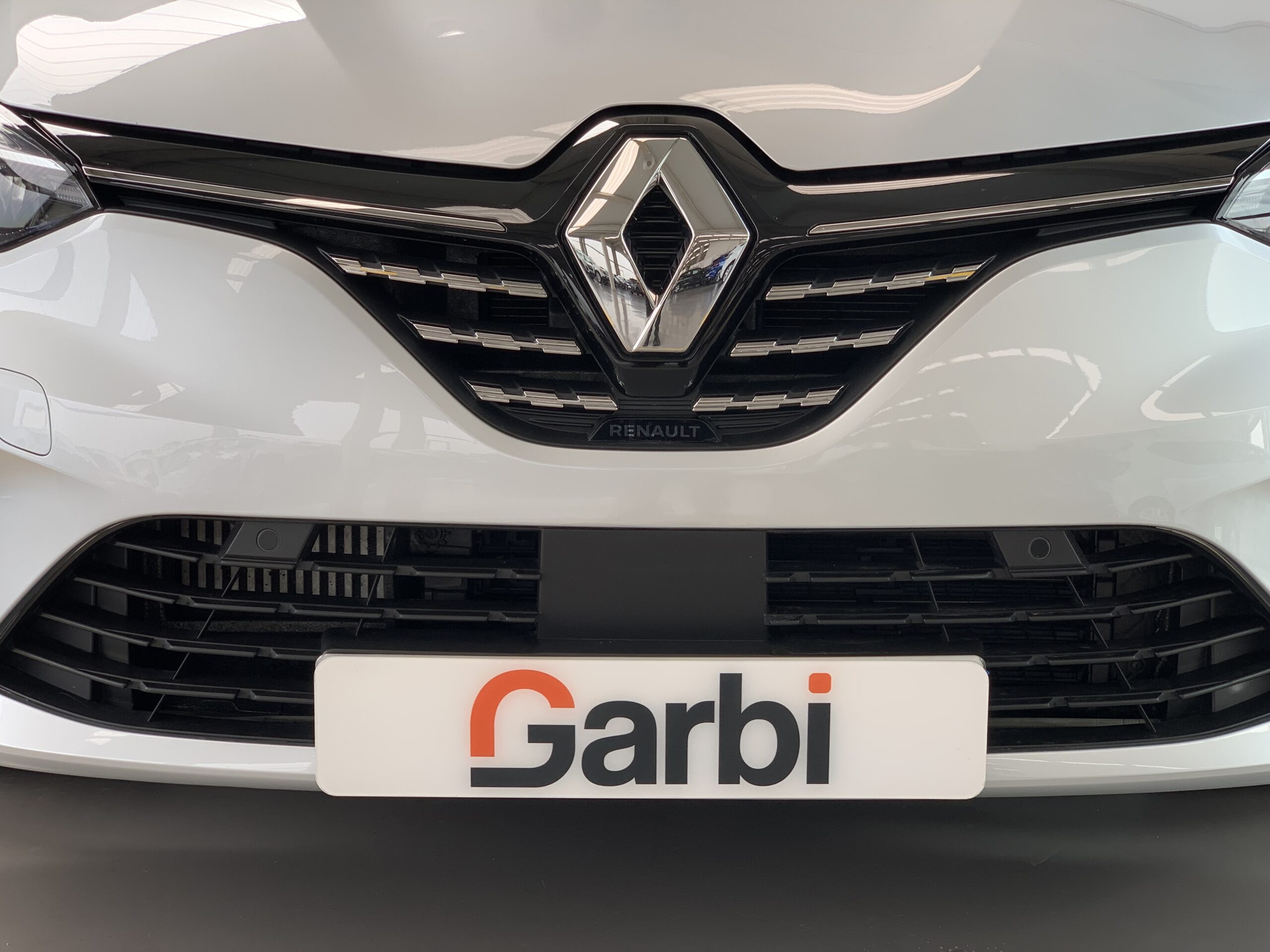 RENAULT CLIO TECHNO TCE 140CV + RUEDA DE REPUESTO + CARGADOR POR INDUCCION + PACK EASY PARKING + PACK LIGHTING + PACK FULL SCREEN EASY LINK