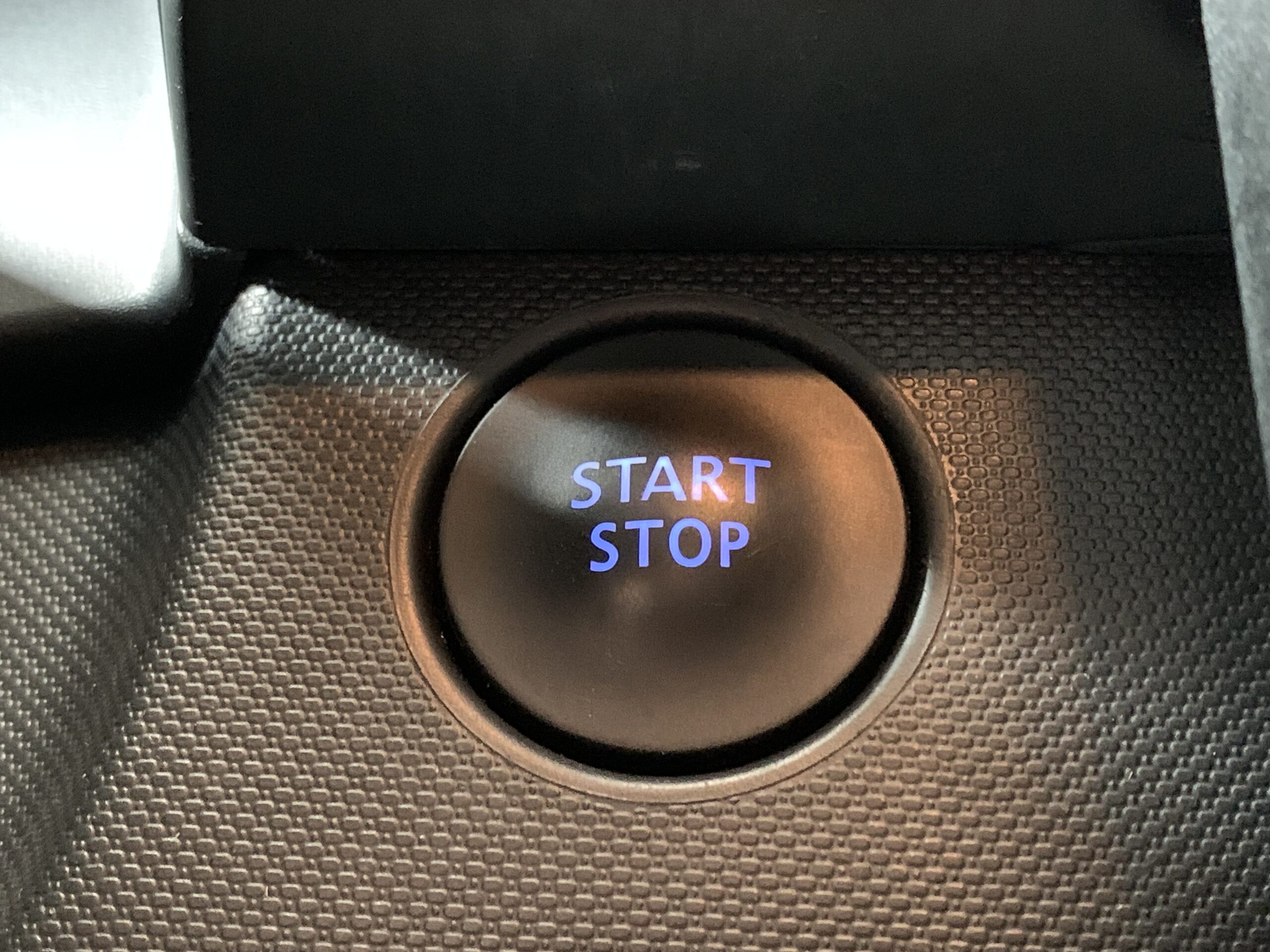 RENAULT ZOE LIMITED 40KWH 110CV + LLANTAS DE ALEACION 17´´ + RADAR CON CAMARA DE VISION TRASERA