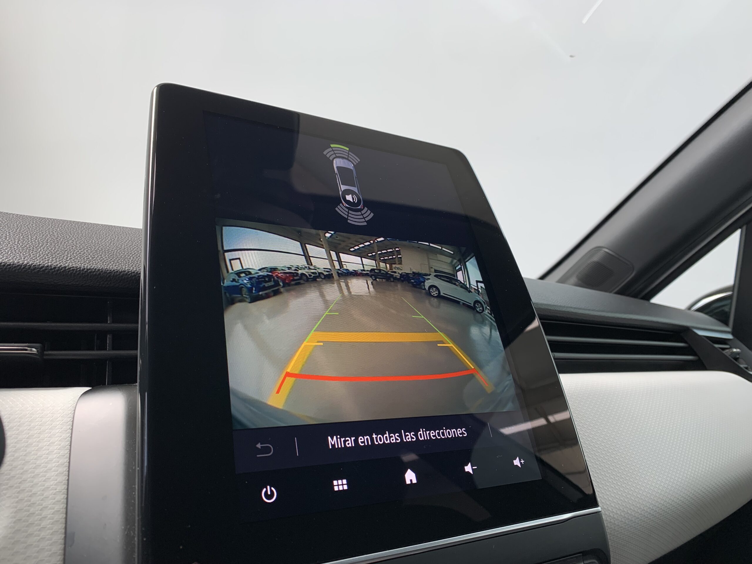 RENAULT CLIO TECHNO TCE 140CV + RUEDA DE REPUESTO + CARGADOR POR INDUCCION + PACK EASY PARKING + PACK LIGHTING + PACK FULL SCREEN EASY LINK