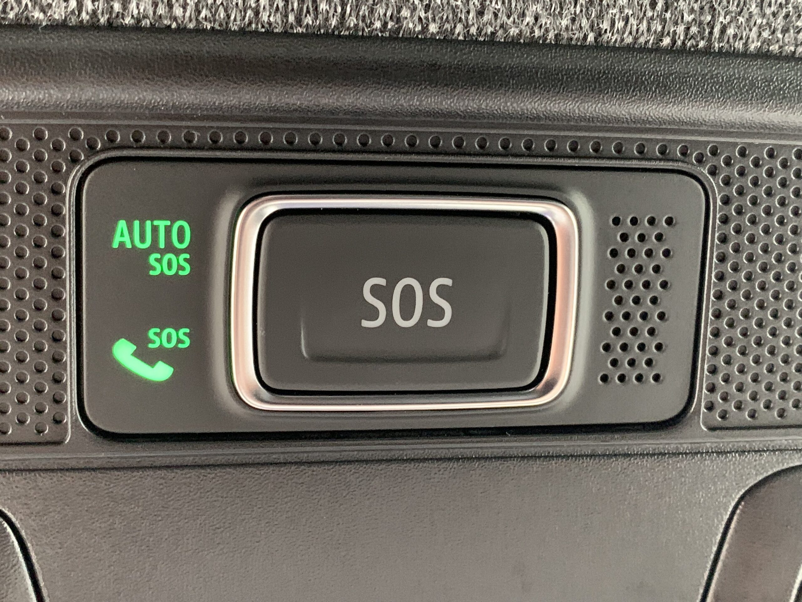 RENAULT CLIO TECHNO TCE 140CV + RUEDA DE REPUESTO + CARGADOR POR INDUCCION + PACK EASY PARKING + PACK LIGHTING + PACK FULL SCREEN EASY LINK