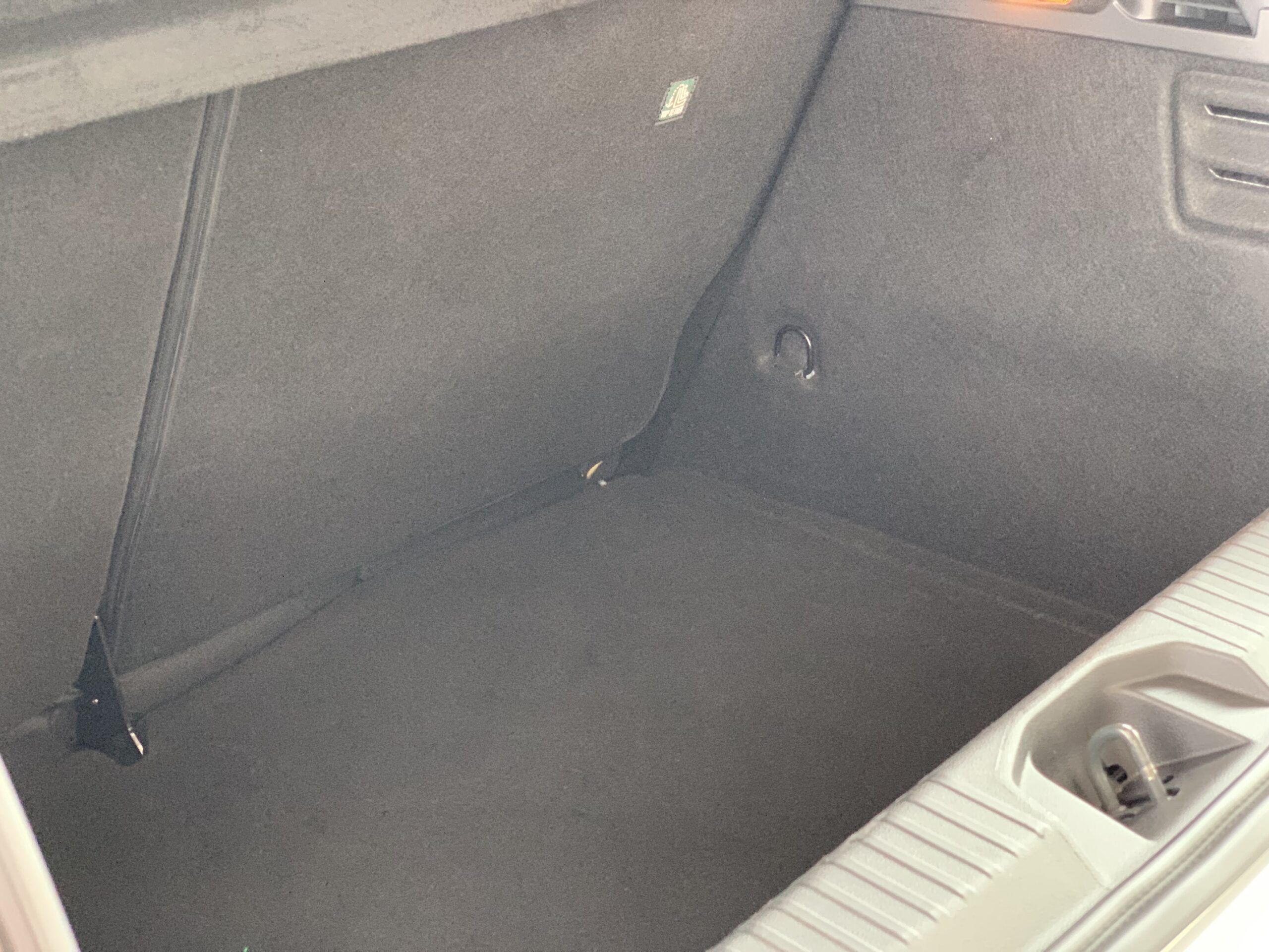 RENAULT CLIO TECHNO TCE 140CV + RUEDA DE REPUESTO + CARGADOR POR INDUCCION + PACK EASY PARKING + PACK LIGHTING + PACK FULL SCREEN EASY LINK