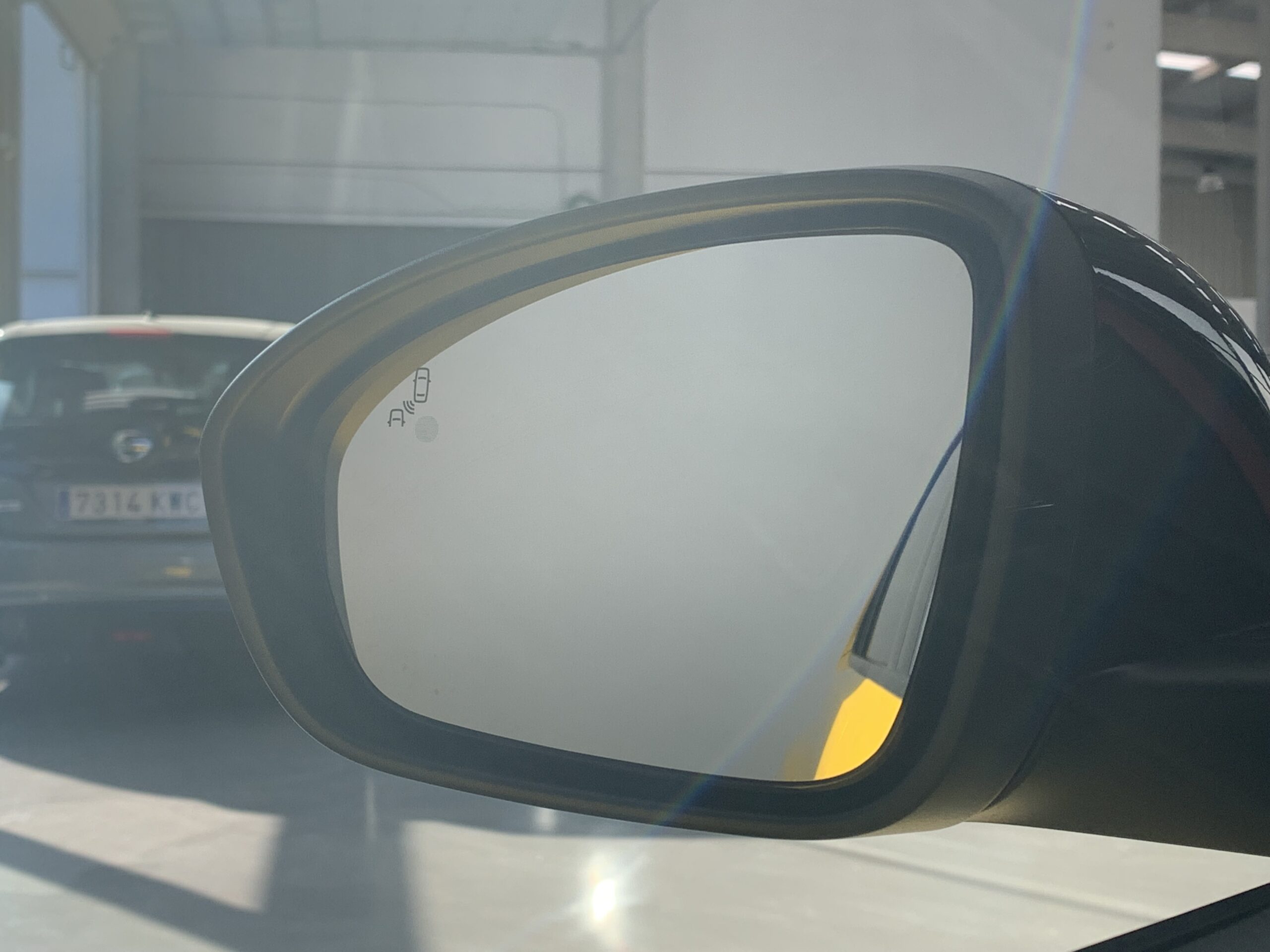 R5 ICONIC CINQ 150CV 100% ELECTRICO AUTONOMIA CONFORT (412KM DE AUTONOMIA)  + CARGA BIDIRECCIONAL POWER TO OBJECT + SISTEMA MULTIMEDIA OPEN RLINK 10,1´´ CON GOOGLE INTEGRADO Y AUDIO PREMIUM HARMAN KARDON + PACK EASY DRIVE