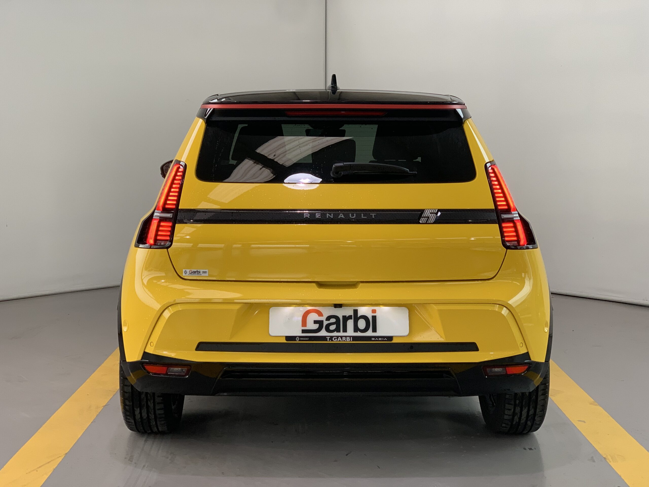 R5 ICONIC CINQ 150CV 100% ELECTRICO AUTONOMIA CONFORT (412KM DE AUTONOMIA)  + CARGA BIDIRECCIONAL POWER TO OBJECT + SISTEMA MULTIMEDIA OPEN RLINK 10,1´´ CON GOOGLE INTEGRADO Y AUDIO PREMIUM HARMAN KARDON + PACK EASY DRIVE