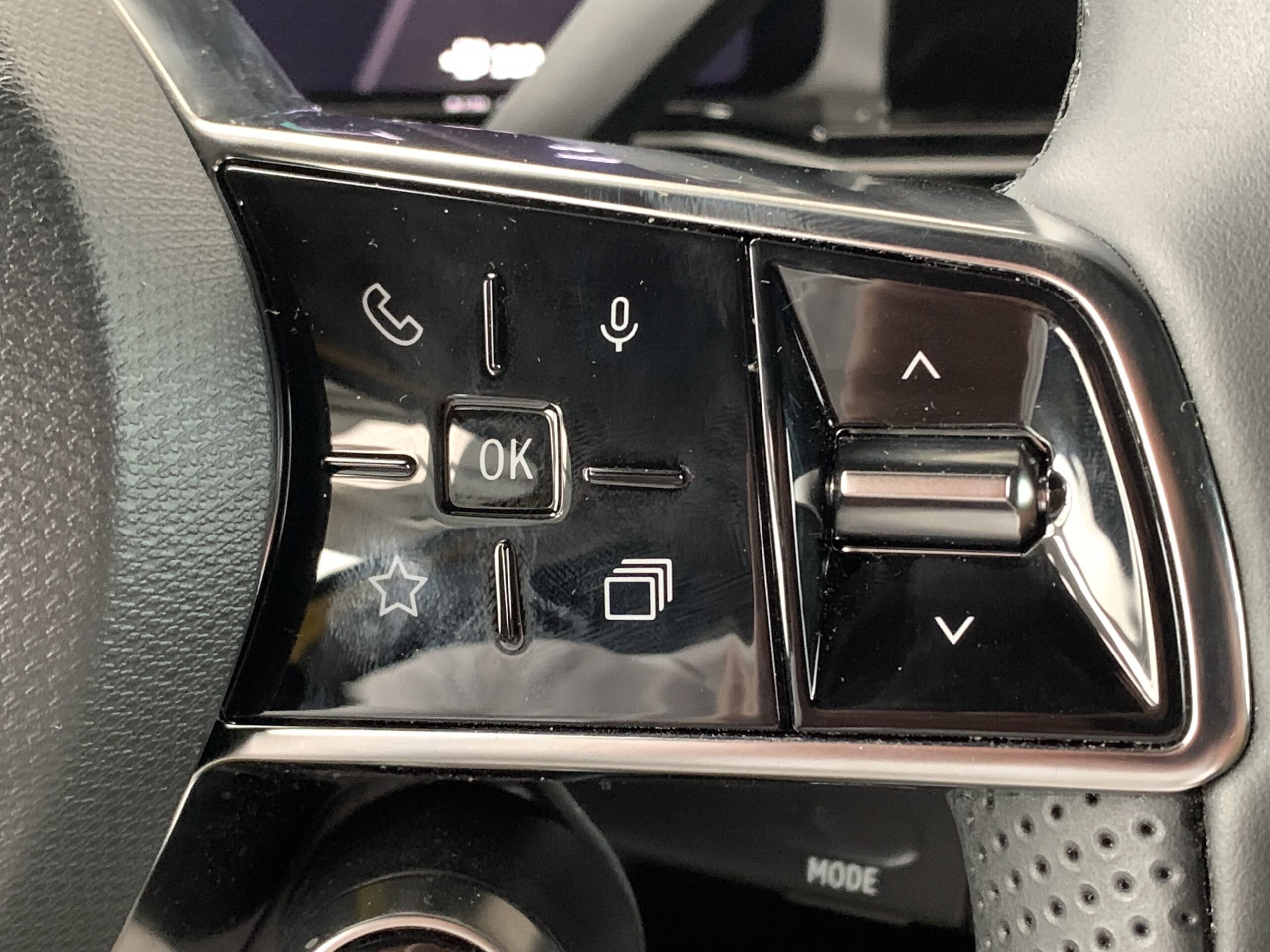 R5 ICONIC CINQ 150CV 100% ELECTRICO AUTONOMIA CONFORT (412KM DE AUTONOMIA)  + CARGA BIDIRECCIONAL POWER TO OBJECT + SISTEMA MULTIMEDIA OPEN RLINK 10,1´´ CON GOOGLE INTEGRADO Y AUDIO PREMIUM HARMAN KARDON + PACK EASY DRIVE