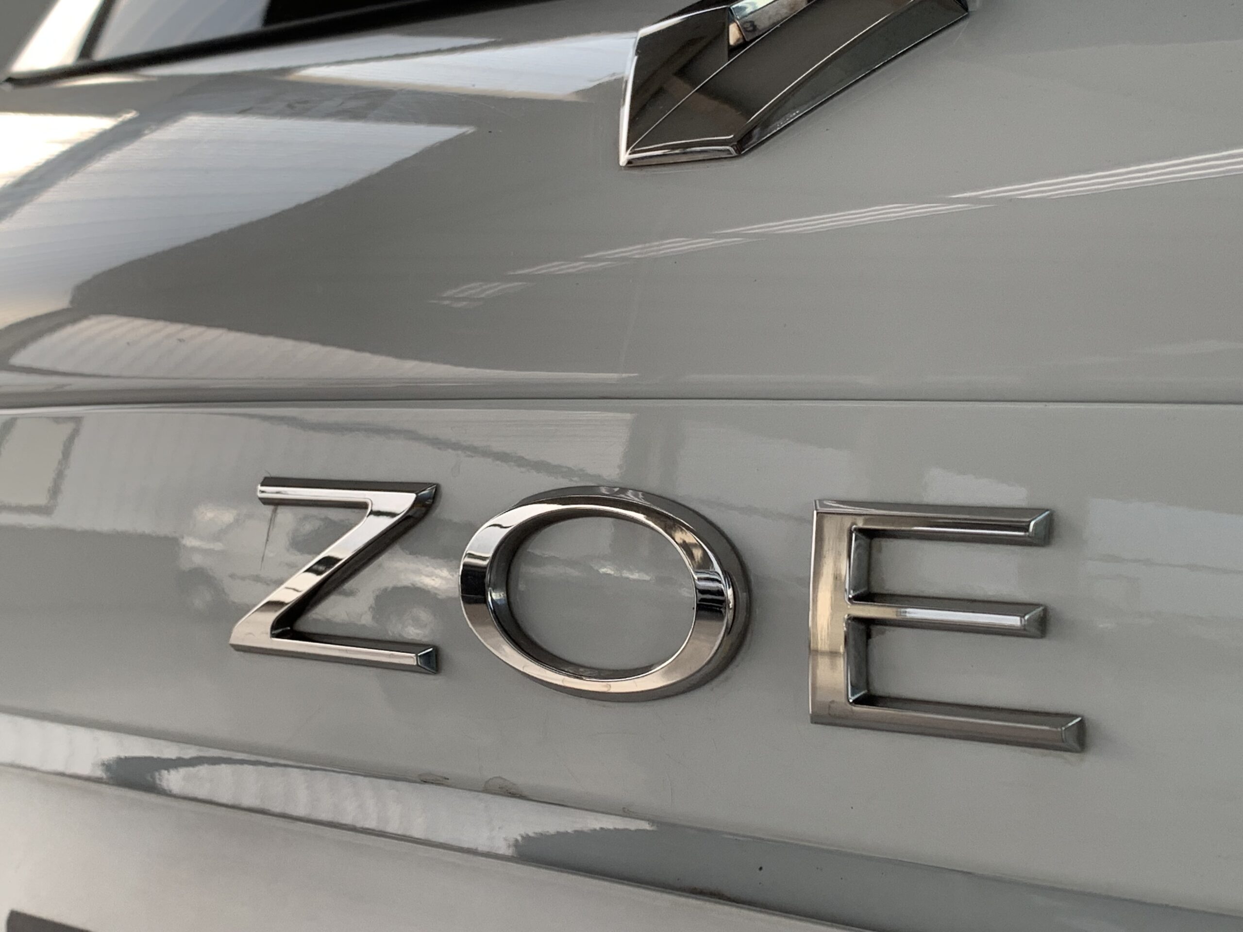 RENAULT ZOE LIMITED 40KWH 110CV + LLANTAS DE ALEACION 17´´ + RADAR CON CAMARA DE VISION TRASERA