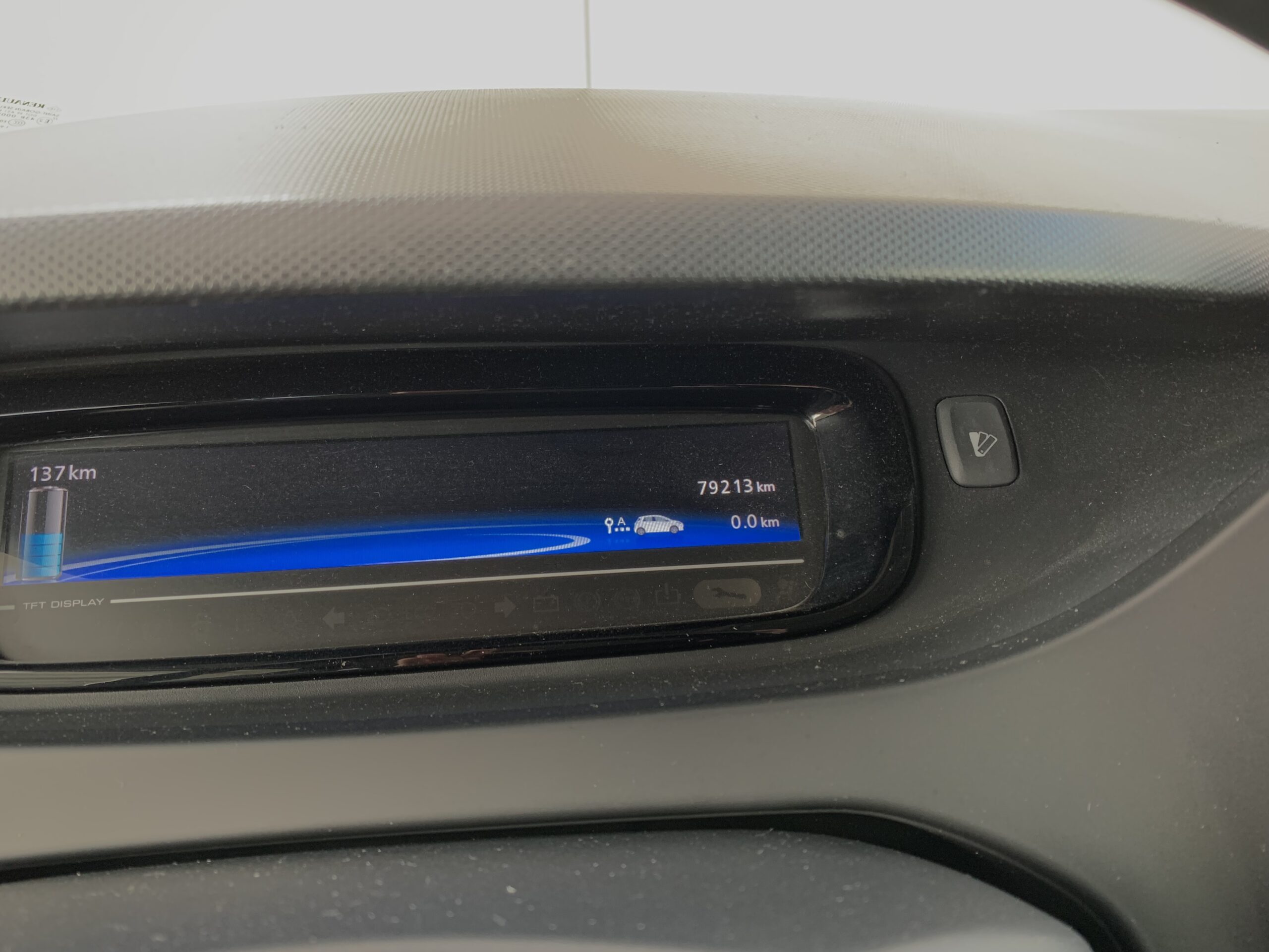 RENAULT ZOE LIMITED 40KWH 110CV + LLANTAS DE ALEACION 17´´ + RADAR CON CAMARA DE VISION TRASERA