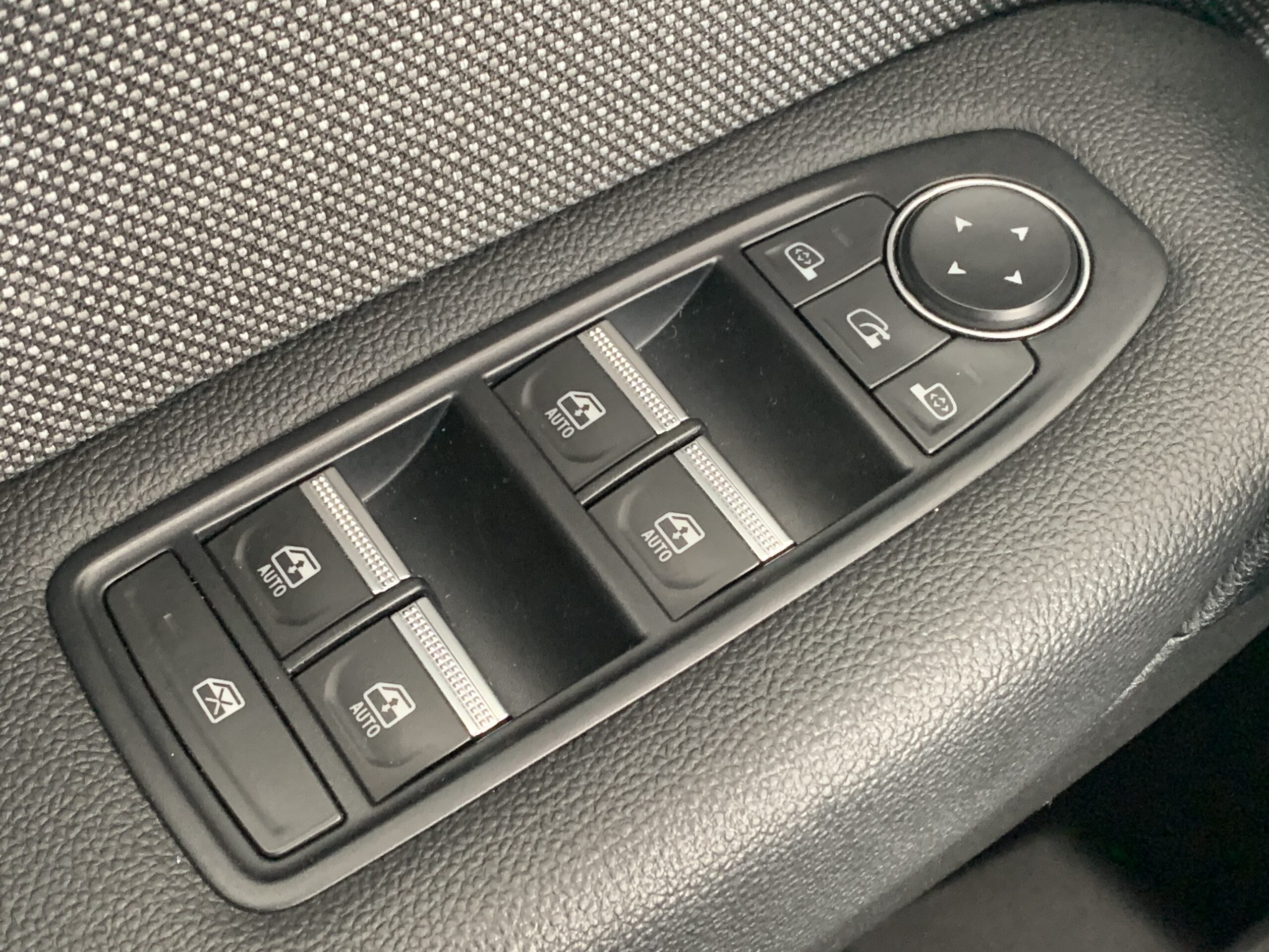 RENAULT SYMBIOZ TECHNO FULL HYBRID 145CV