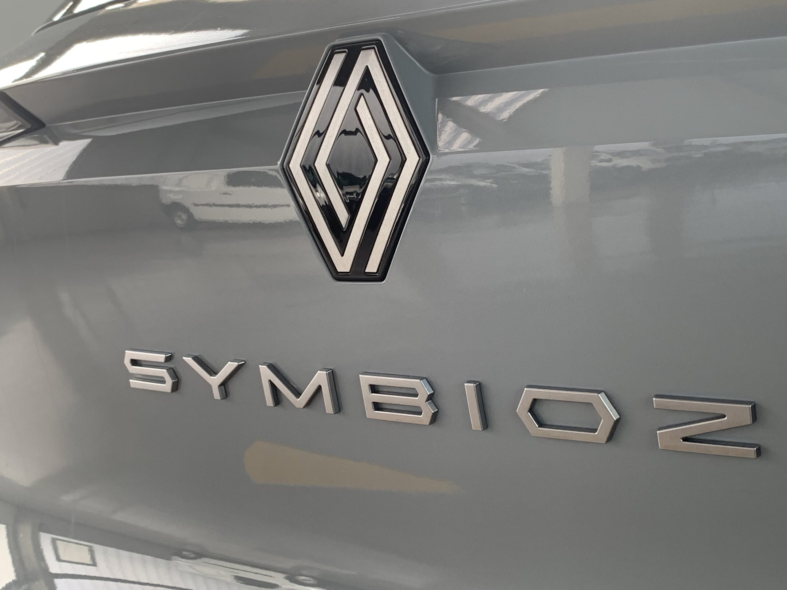 RENAULT SYMBIOZ TECHNO FULL HYBRID 145CV