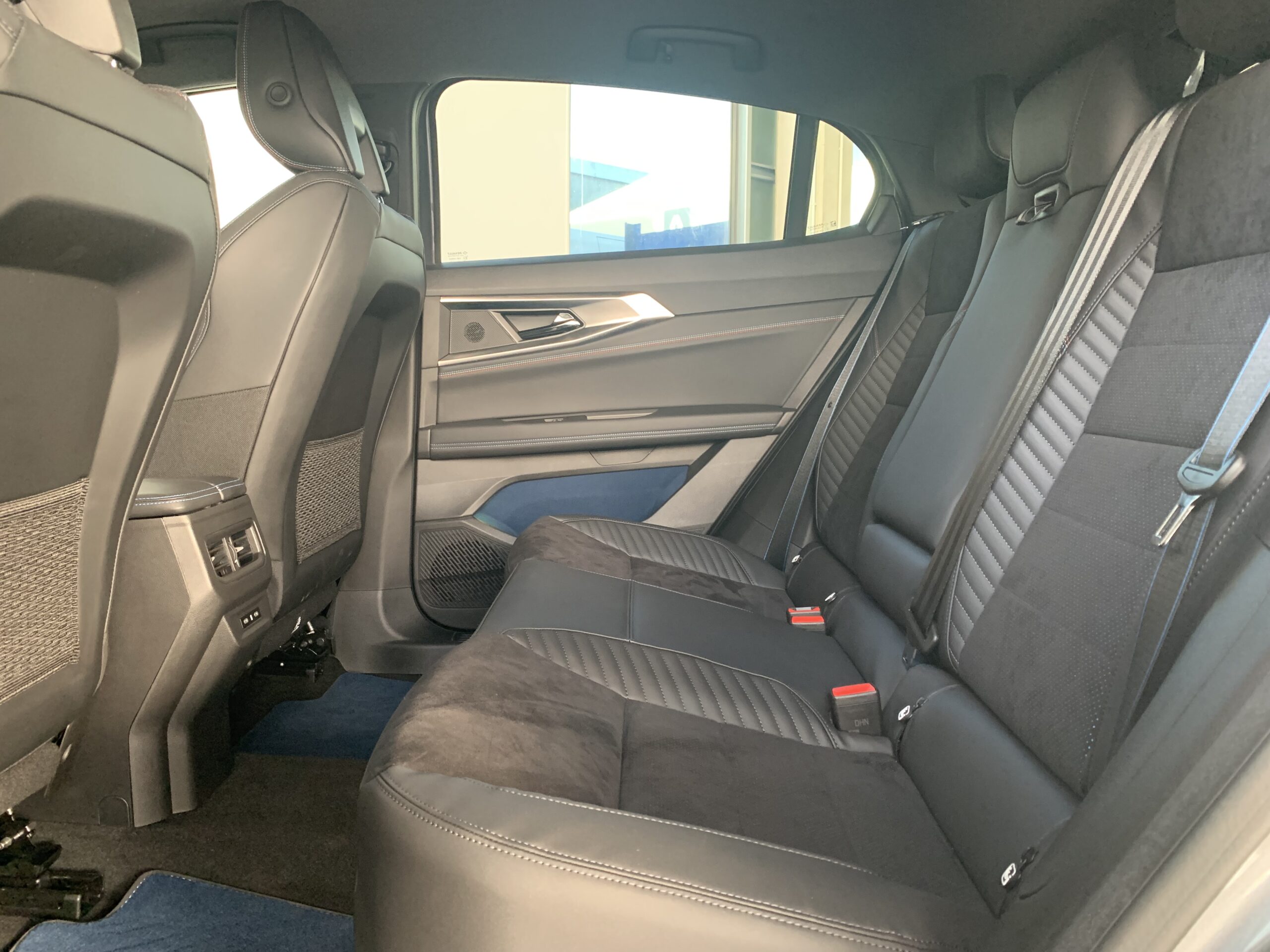 RENAULT RAFALE ESPIRIT ALPINE FULL HYBRID 200CV + PACK DRIVING & HEATING + PACK CITY PREMIUM + PACK CONFORT + RUEDA DE EMERGENCIA