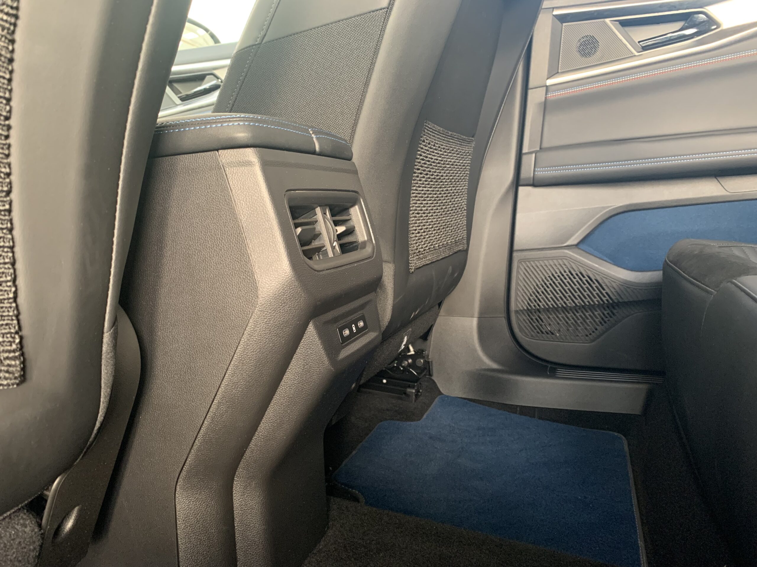 RENAULT RAFALE ESPIRIT ALPINE FULL HYBRID 200CV + PACK DRIVING & HEATING + PACK CITY PREMIUM + PACK CONFORT + RUEDA DE EMERGENCIA