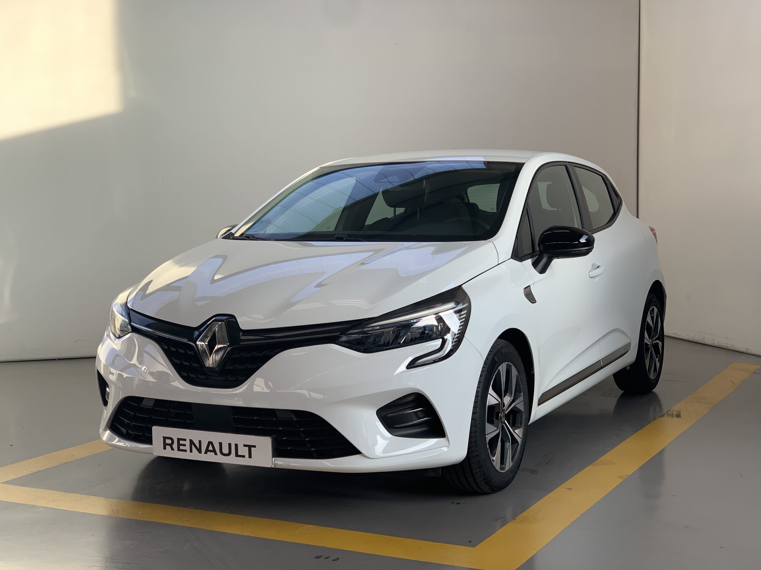 RENAULT CLIO LIMITED TCE 90CV