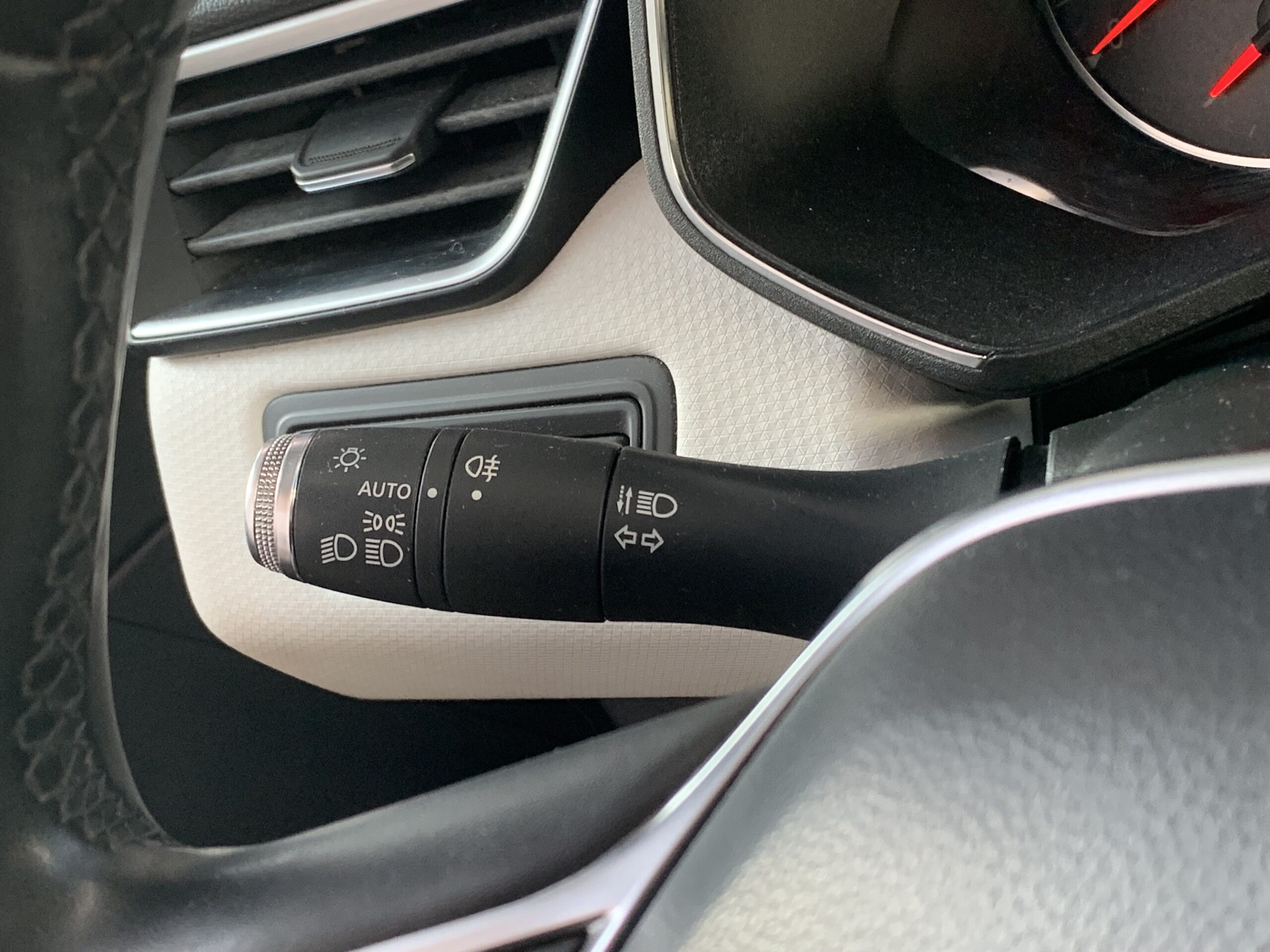 RENAULT CLIO LIMITED TCE 90CV