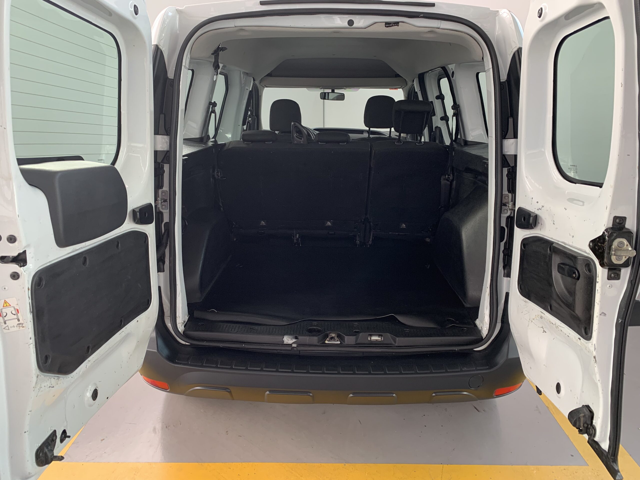 DACIA DOKKER 5 PLAZAS ESSENTIAL BLUE DCI 95CV N1