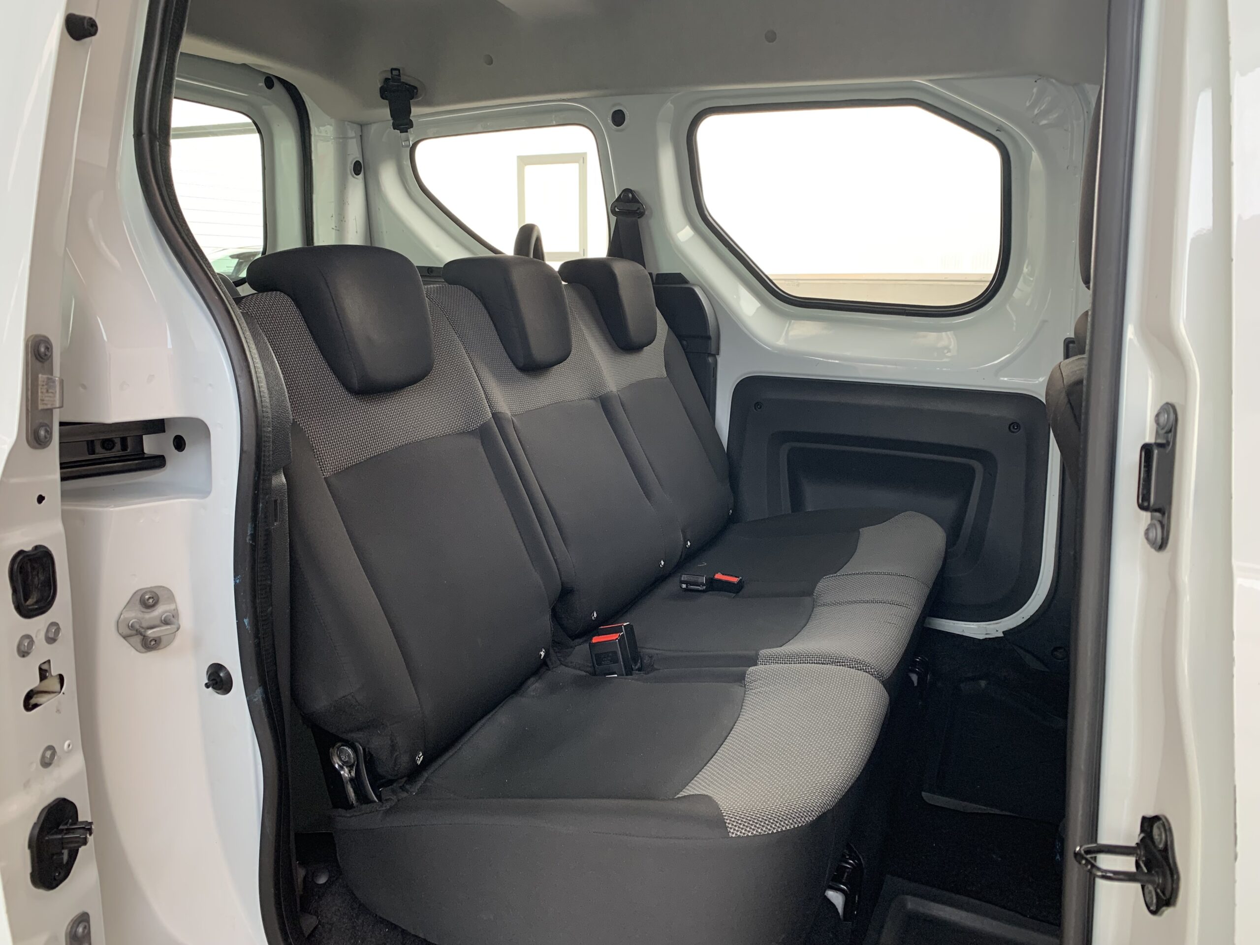 DACIA DOKKER 5 PLAZAS ESSENTIAL BLUE DCI 95CV N1