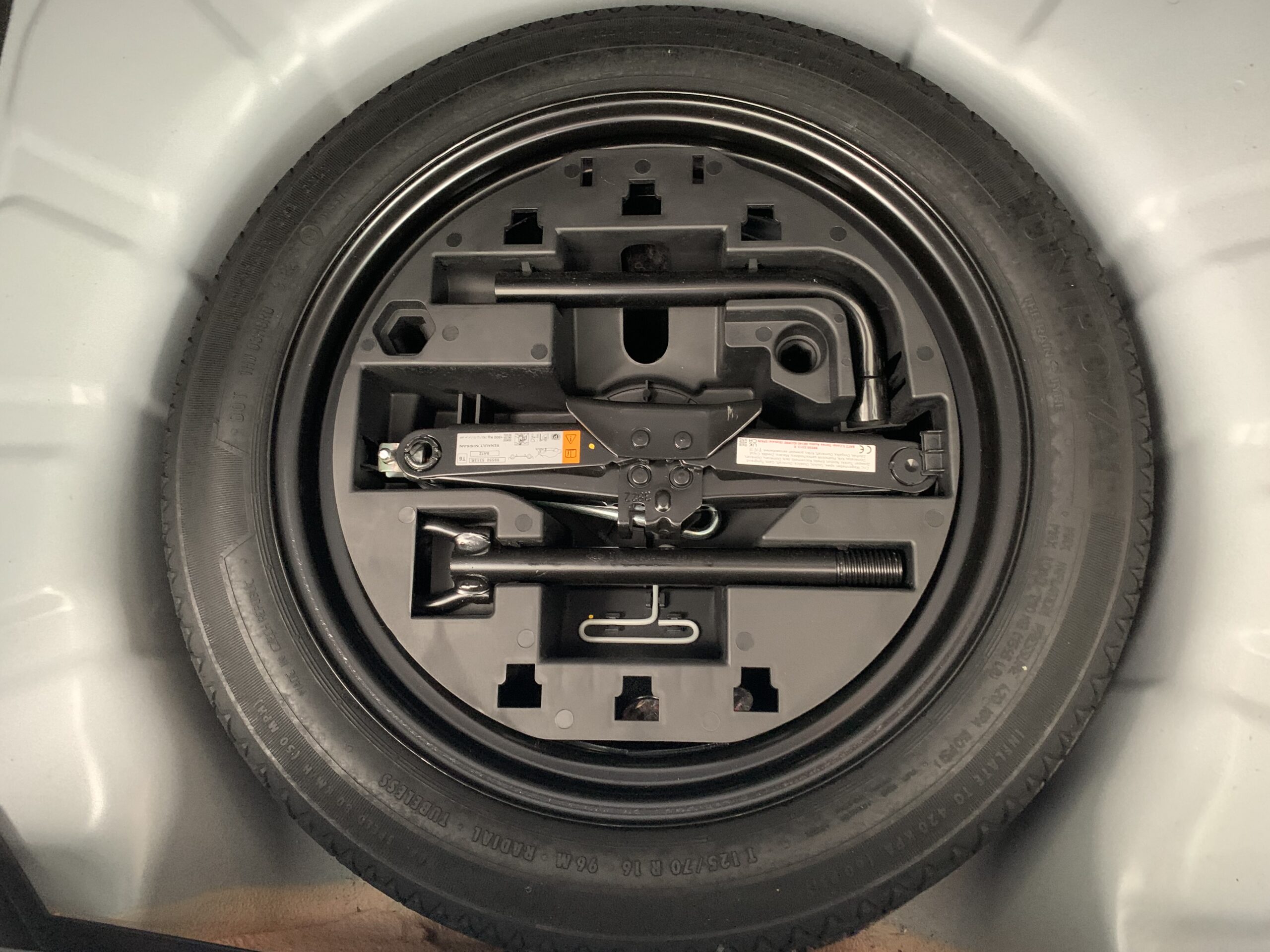 RENAULT CLIO EQUILIBRE DCI DE 100CV + RUEDA DE REPUESTO