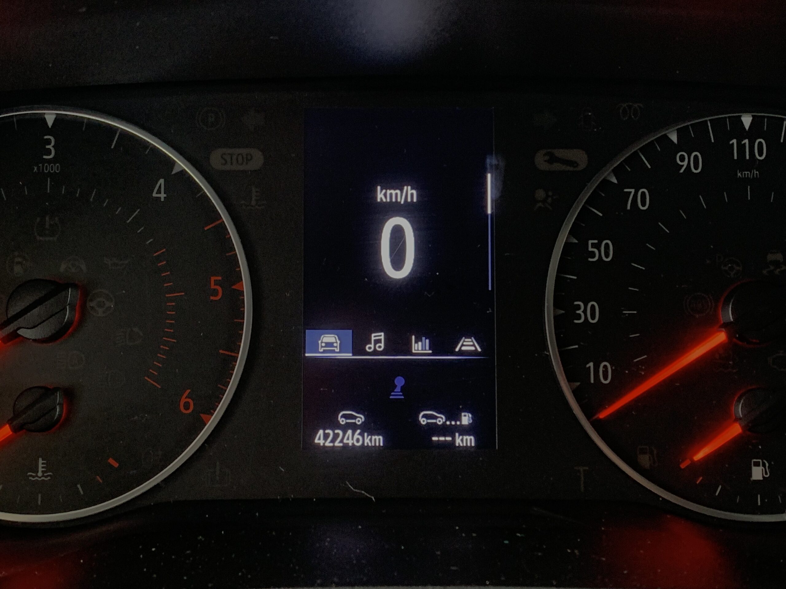 RENAULT CLIO EQUILIBRE DCI DE 100CV + RUEDA DE REPUESTO