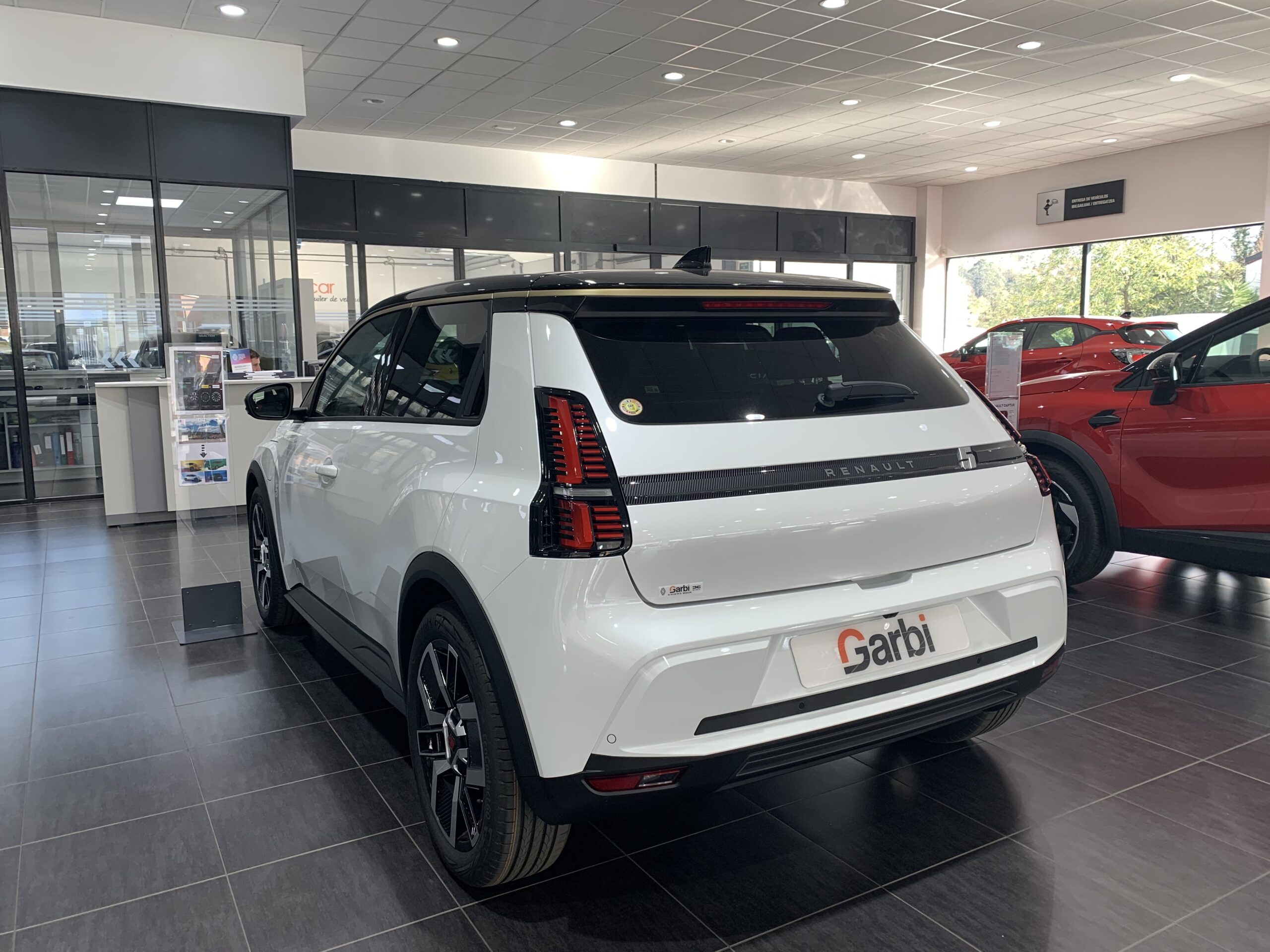 R5 TECHNO CONFORT 150CV + EMBELLECEDOR DE TITANIO