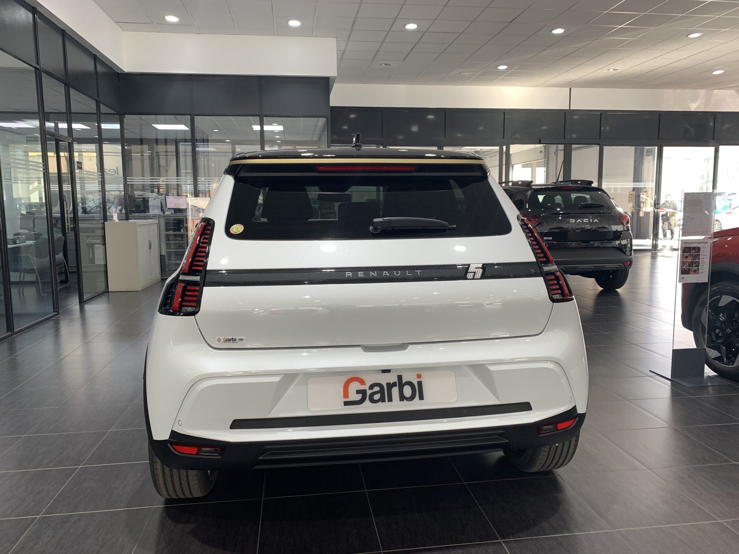 R5 TECHNO CONFORT 150CV + EMBELLECEDOR DE TITANIO