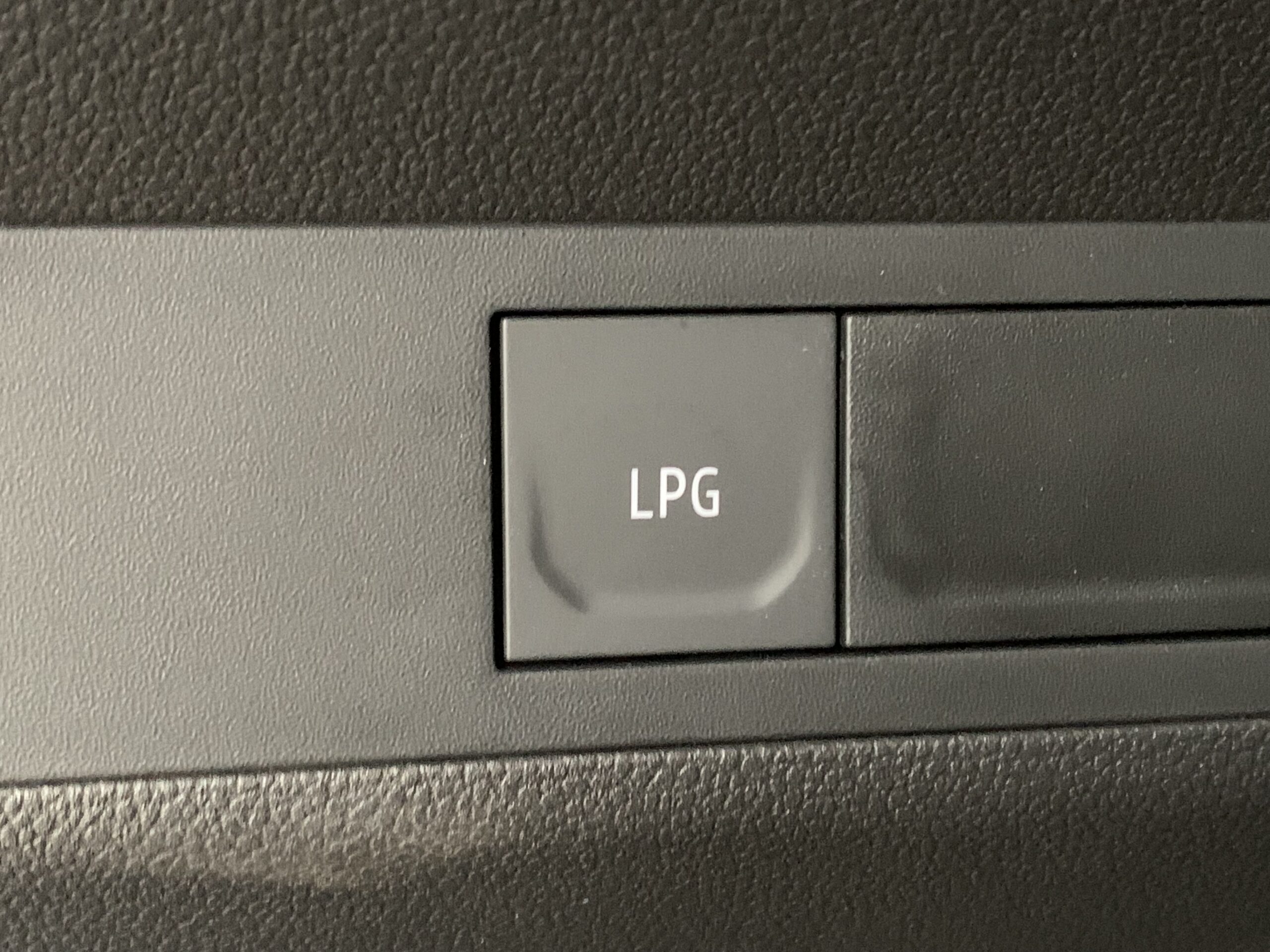 RENAULT CAPTUR EVOLUTION ECO-G (GLP) 100CV + PACK CONFORT + PACK STYLE