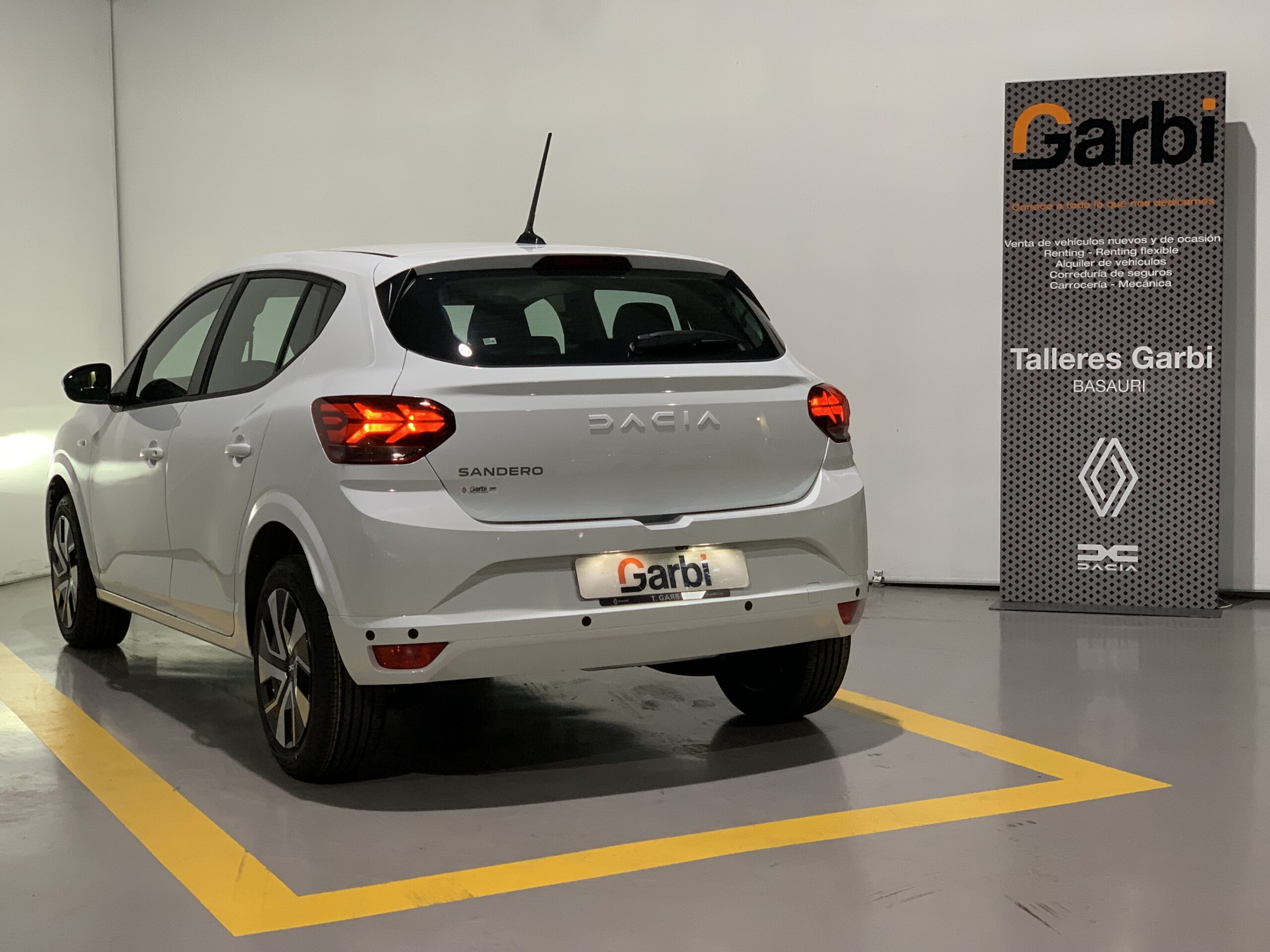 DACIA SANDERO EXPRESSION ECO-G (GLP) 100CV + PACK PARKING + CLIMATIZACION AUTOMATICA