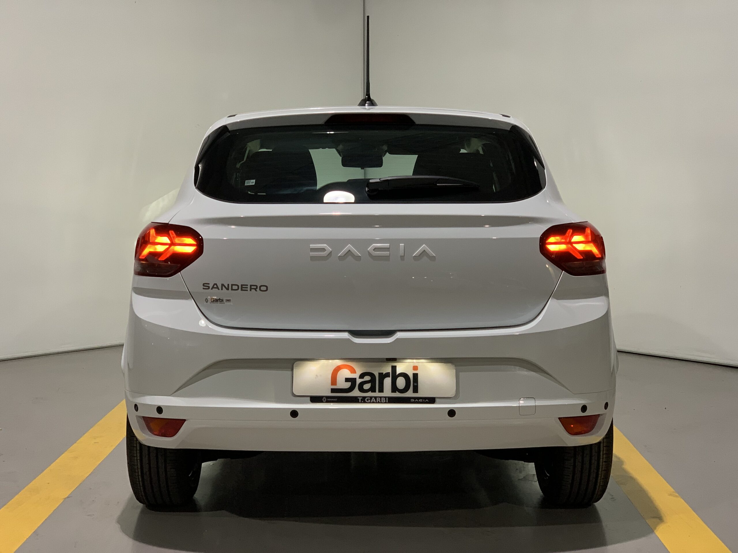 DACIA SANDERO EXPRESSION ECO-G (GLP) 100CV + PACK PARKING + CLIMATIZACION AUTOMATICA