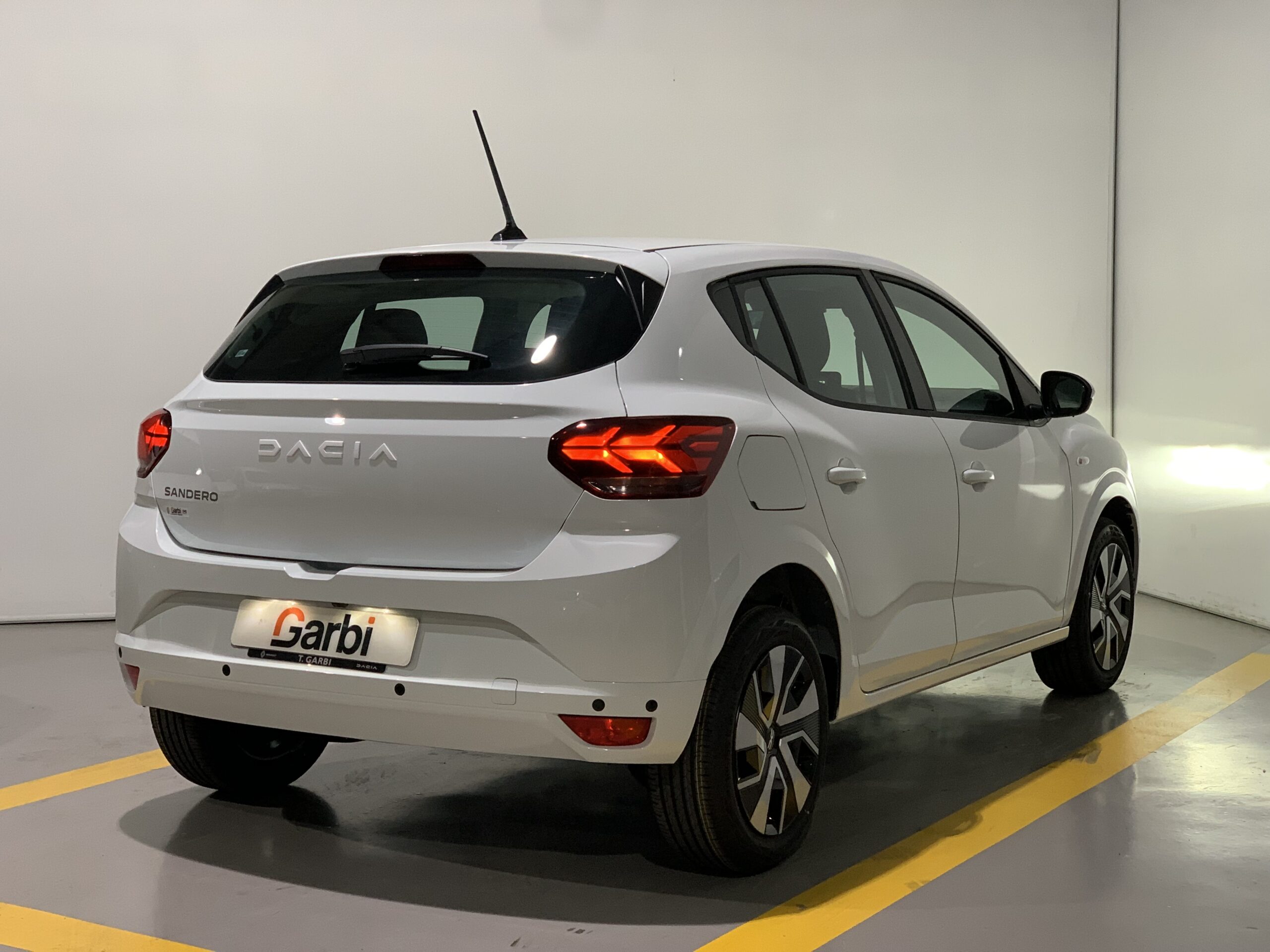 DACIA SANDERO EXPRESSION ECO-G (GLP) 100CV + PACK PARKING + CLIMATIZACION AUTOMATICA