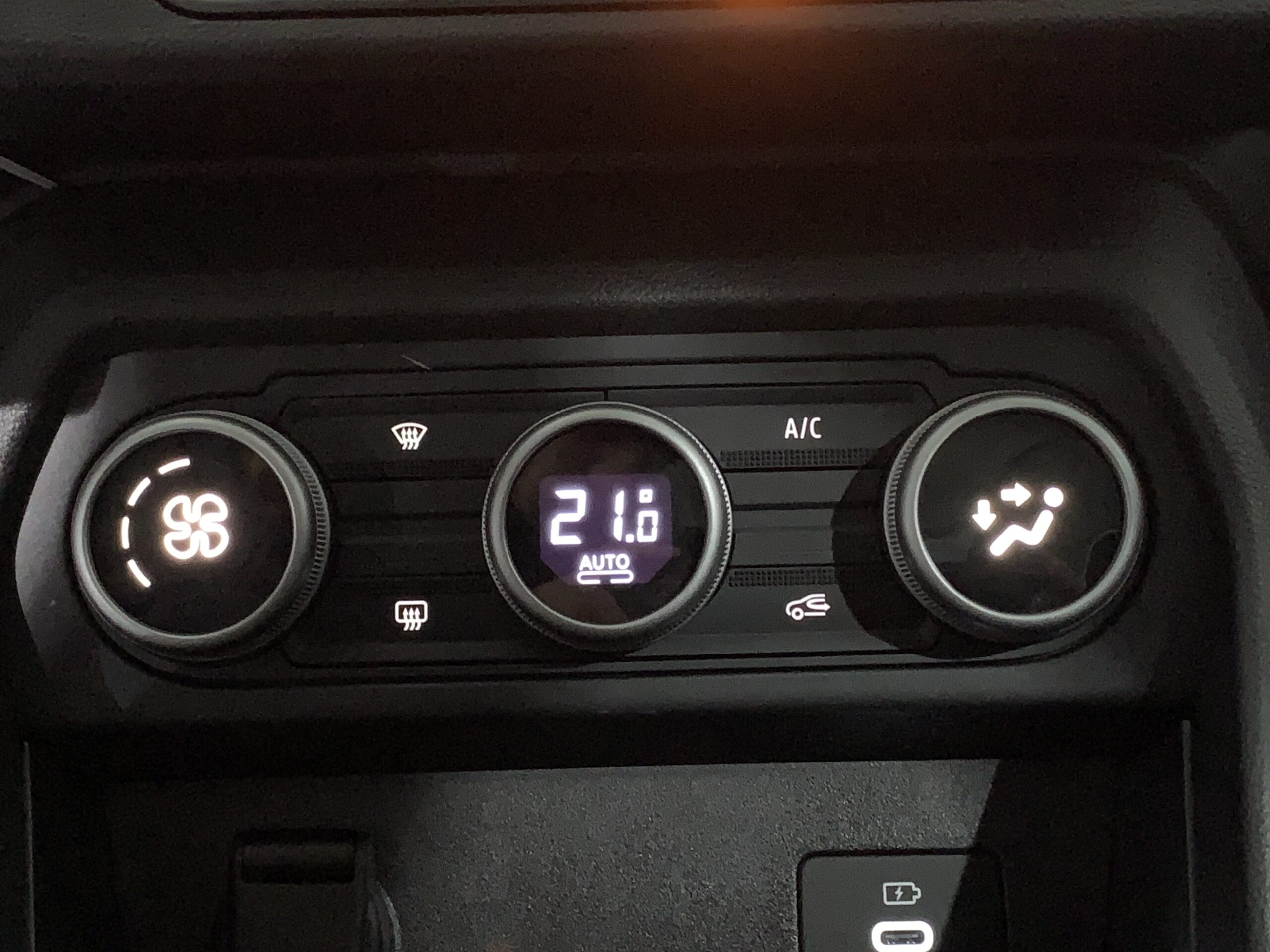 DACIA SANDERO EXPRESSION ECO-G (GLP) 100CV + PACK PARKING + CLIMATIZACION AUTOMATICA