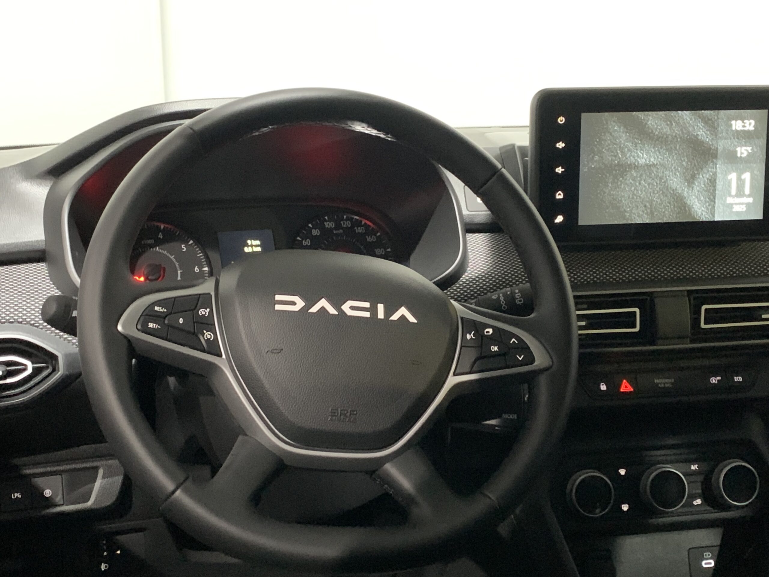 DACIA SANDERO EXPRESSION ECO-G (GLP) 100CV + PACK PARKING + CLIMATIZACION AUTOMATICA