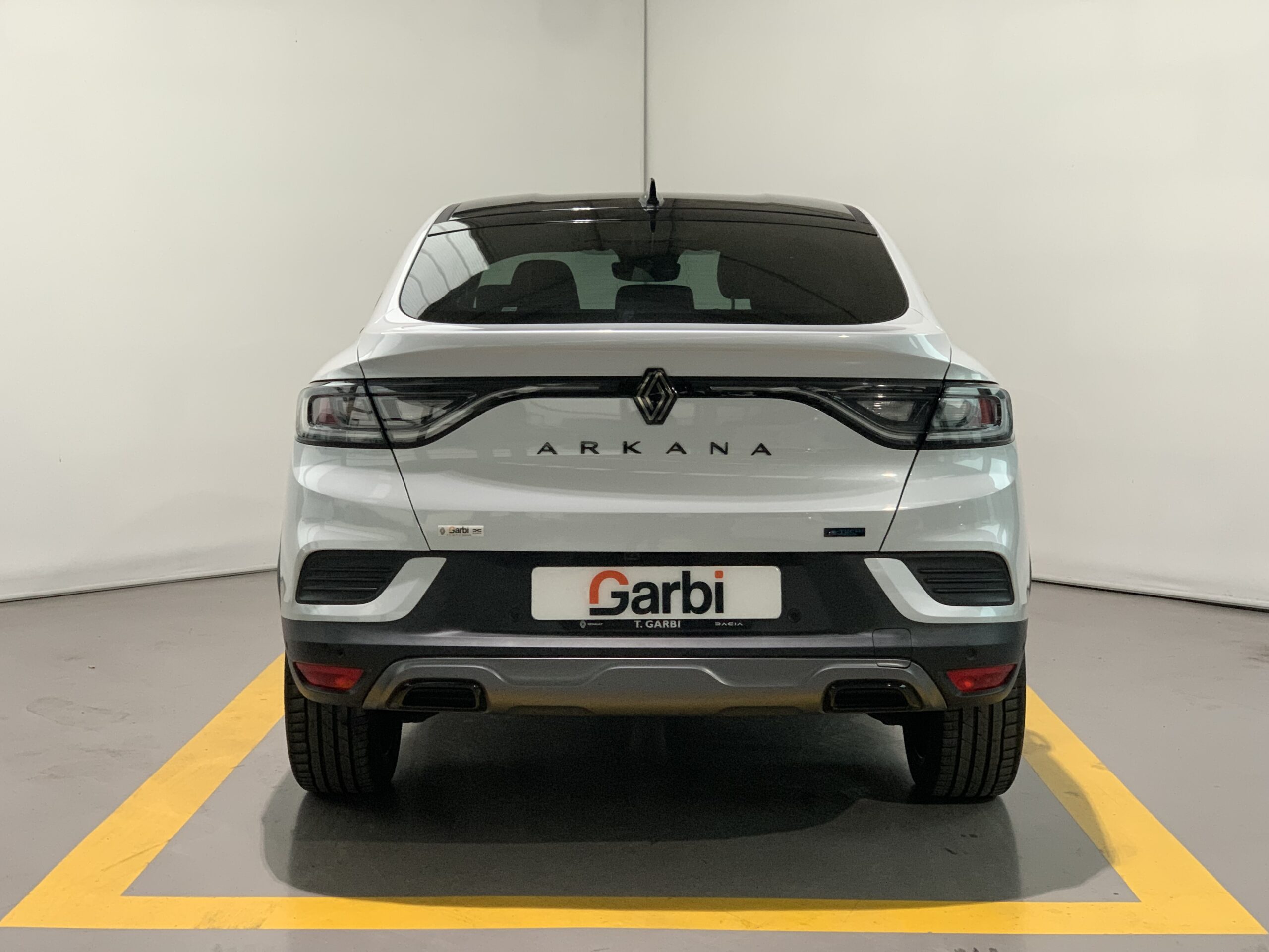 RENAULT ARKANA ESPIRIT ALPINE FULL HYBRID 145CV + TECHO DE COLOR NEGRO + PACK PARKING PLUS