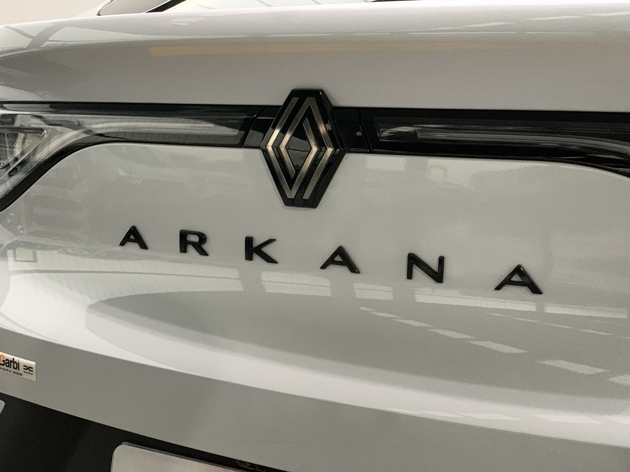 RENAULT ARKANA ESPIRIT ALPINE FULL HYBRID 145CV + TECHO DE COLOR NEGRO + PACK PARKING PLUS