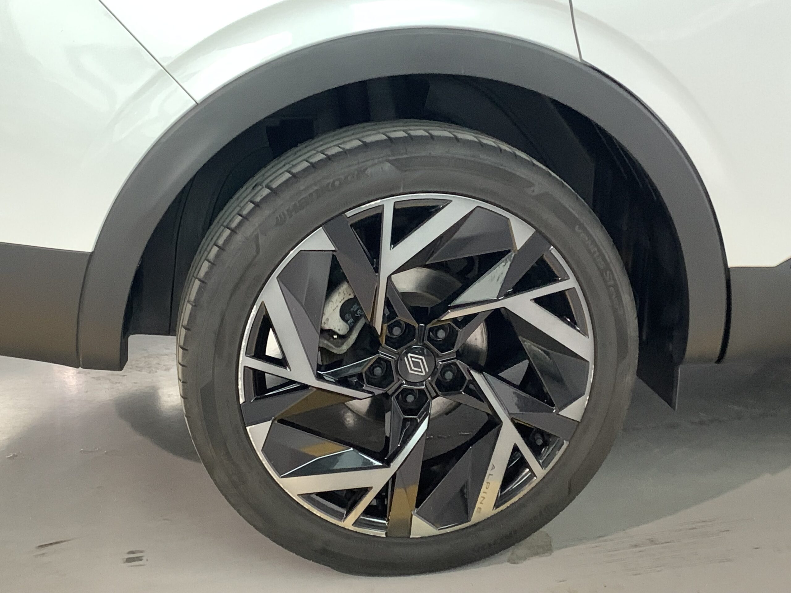 RENAULT ARKANA ESPIRIT ALPINE FULL HYBRID 145CV + TECHO DE COLOR NEGRO + PACK PARKING PLUS