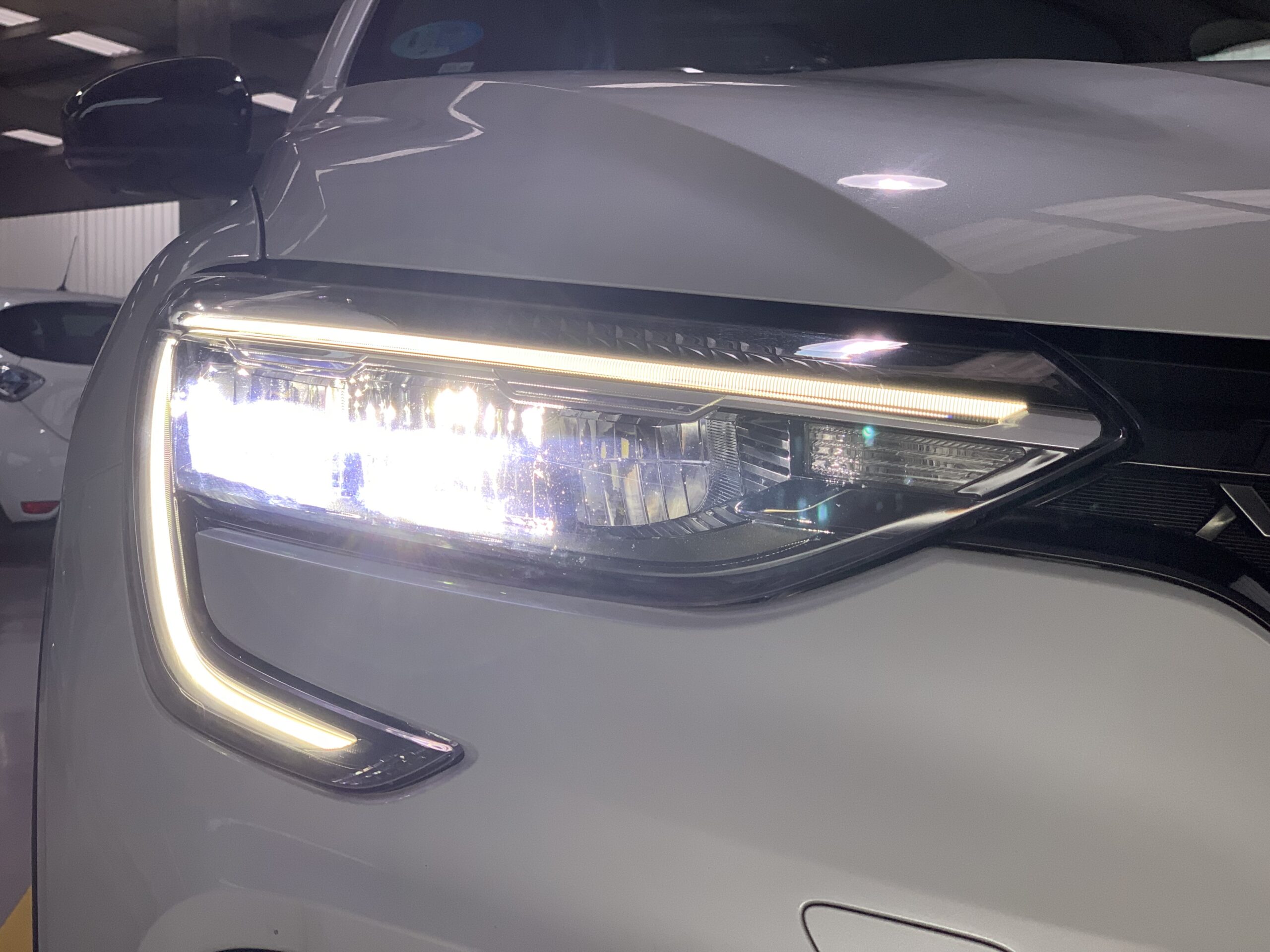 RENAULT ARKANA ESPIRIT ALPINE FULL HYBRID 145CV + TECHO DE COLOR NEGRO + PACK PARKING PLUS