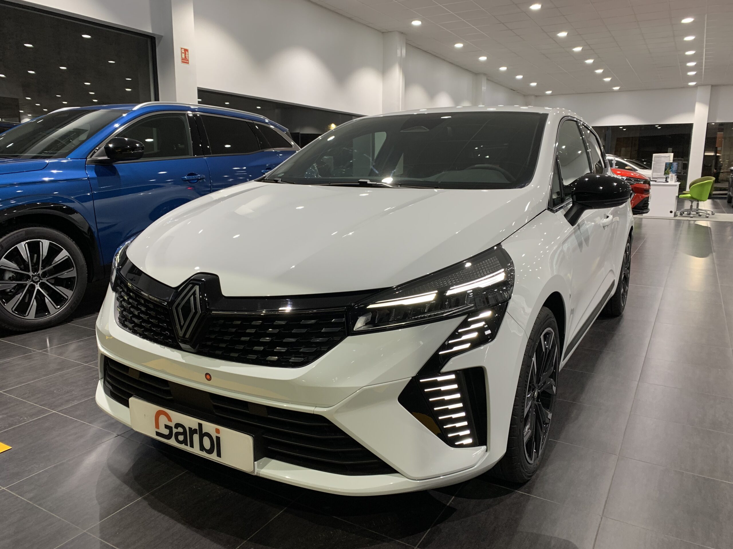 RENAULT CLIO TECHNO FULL HYBRID 145CV + PACK LOOK + RUEDA DE EMERGENCIA