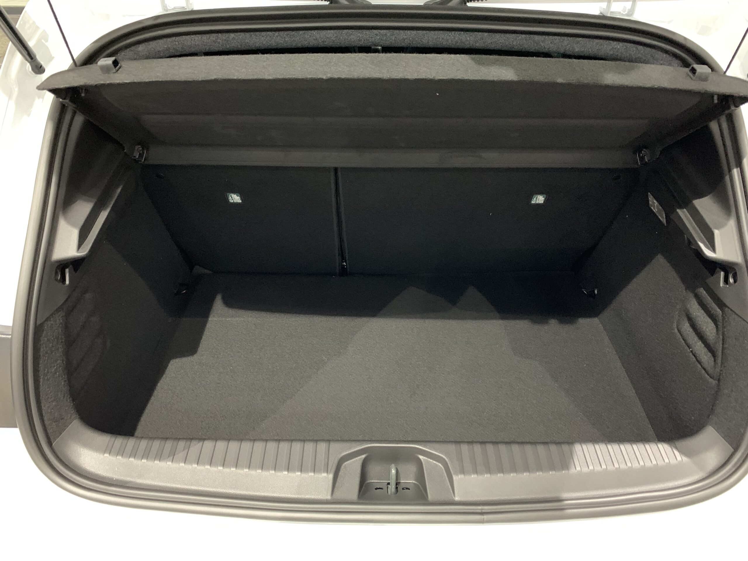 RENAULT CLIO TECHNO FULL HYBRID 145CV + PACK LOOK + RUEDA DE EMERGENCIA