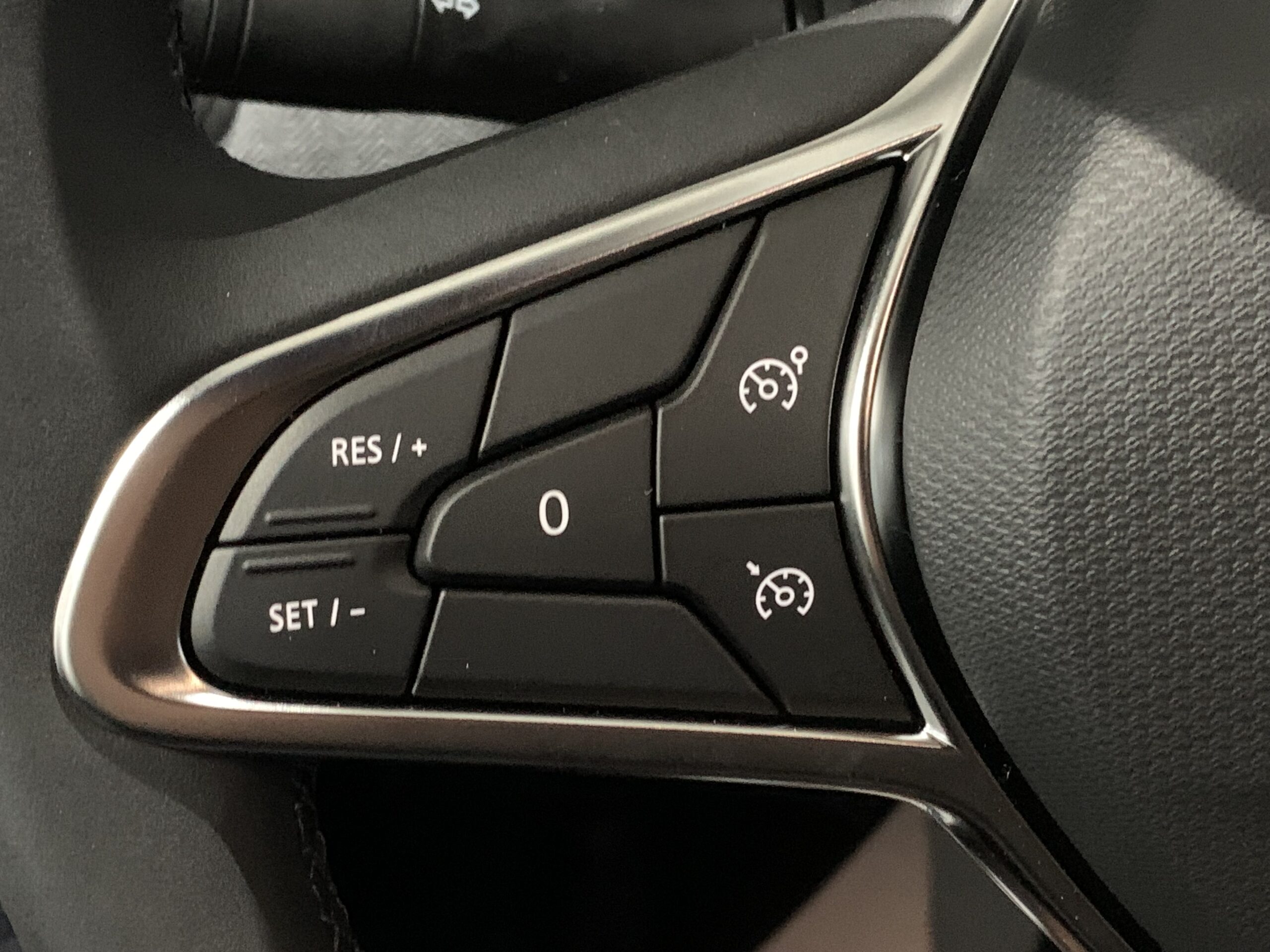 RENAULT CLIO TECHNO FULL HYBRID 145CV + PACK LOOK + RUEDA DE EMERGENCIA