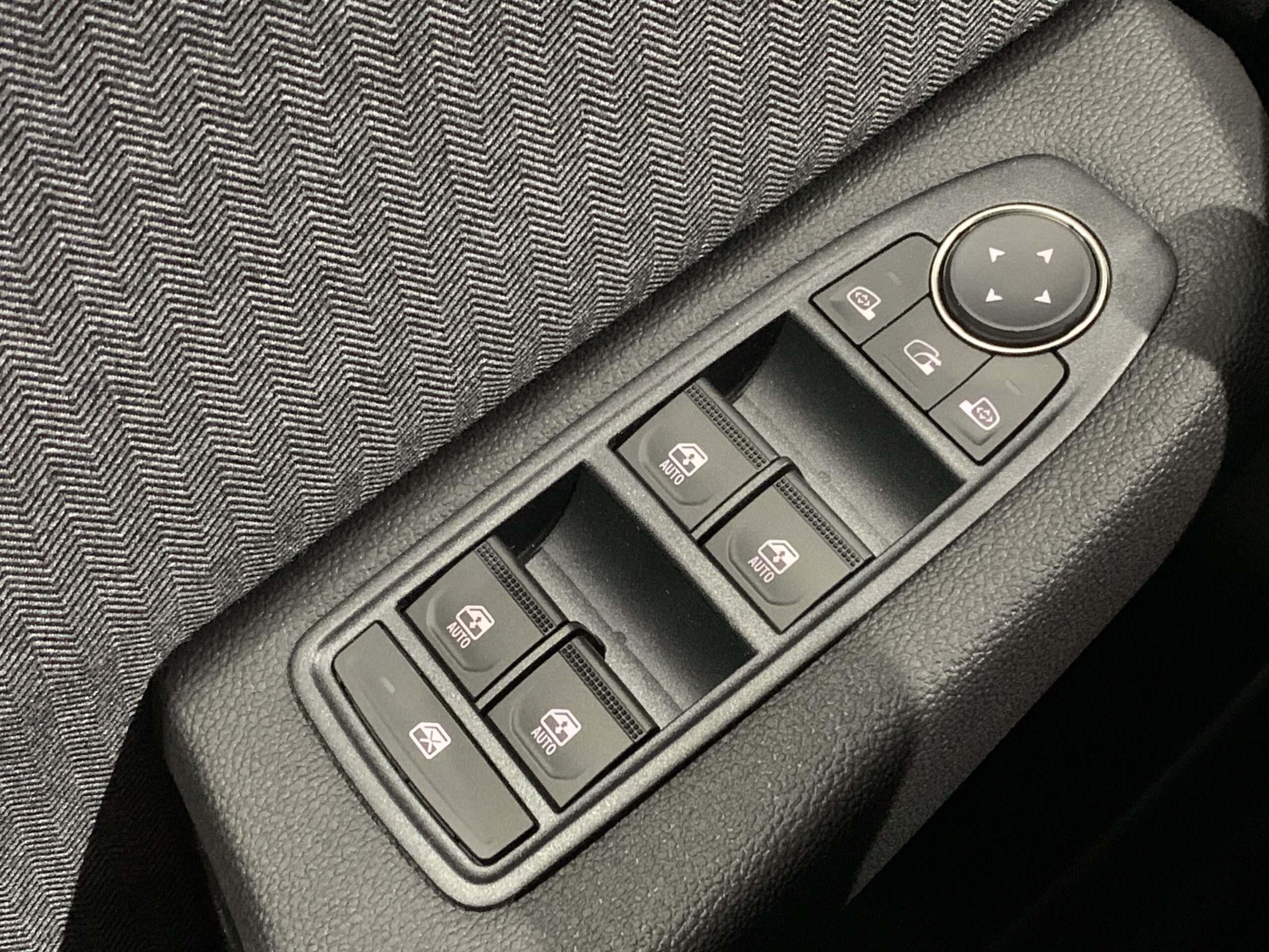 RENAULT CLIO TECHNO FULL HYBRID 145CV + PACK LOOK + RUEDA DE EMERGENCIA