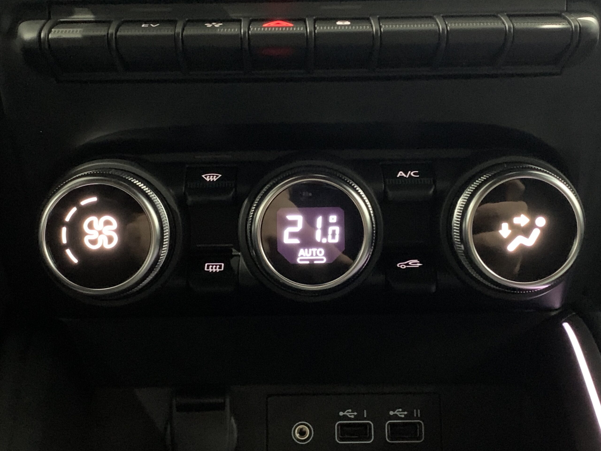 RENAULT CLIO TECHNO FULL HYBRID 145CV + PACK LOOK + RUEDA DE EMERGENCIA