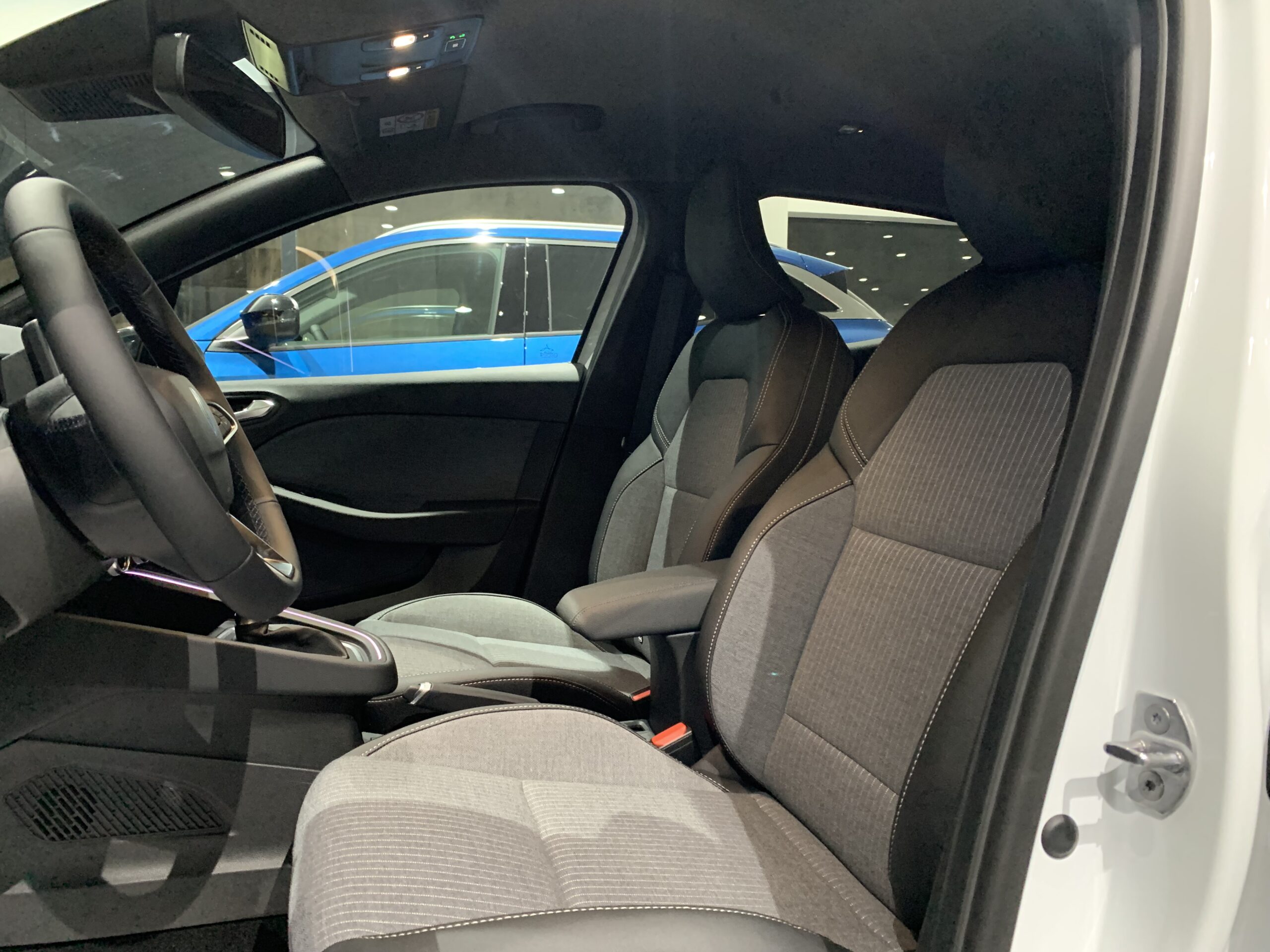 RENAULT CLIO TECHNO FULL HYBRID 145CV + PACK LOOK + RUEDA DE EMERGENCIA