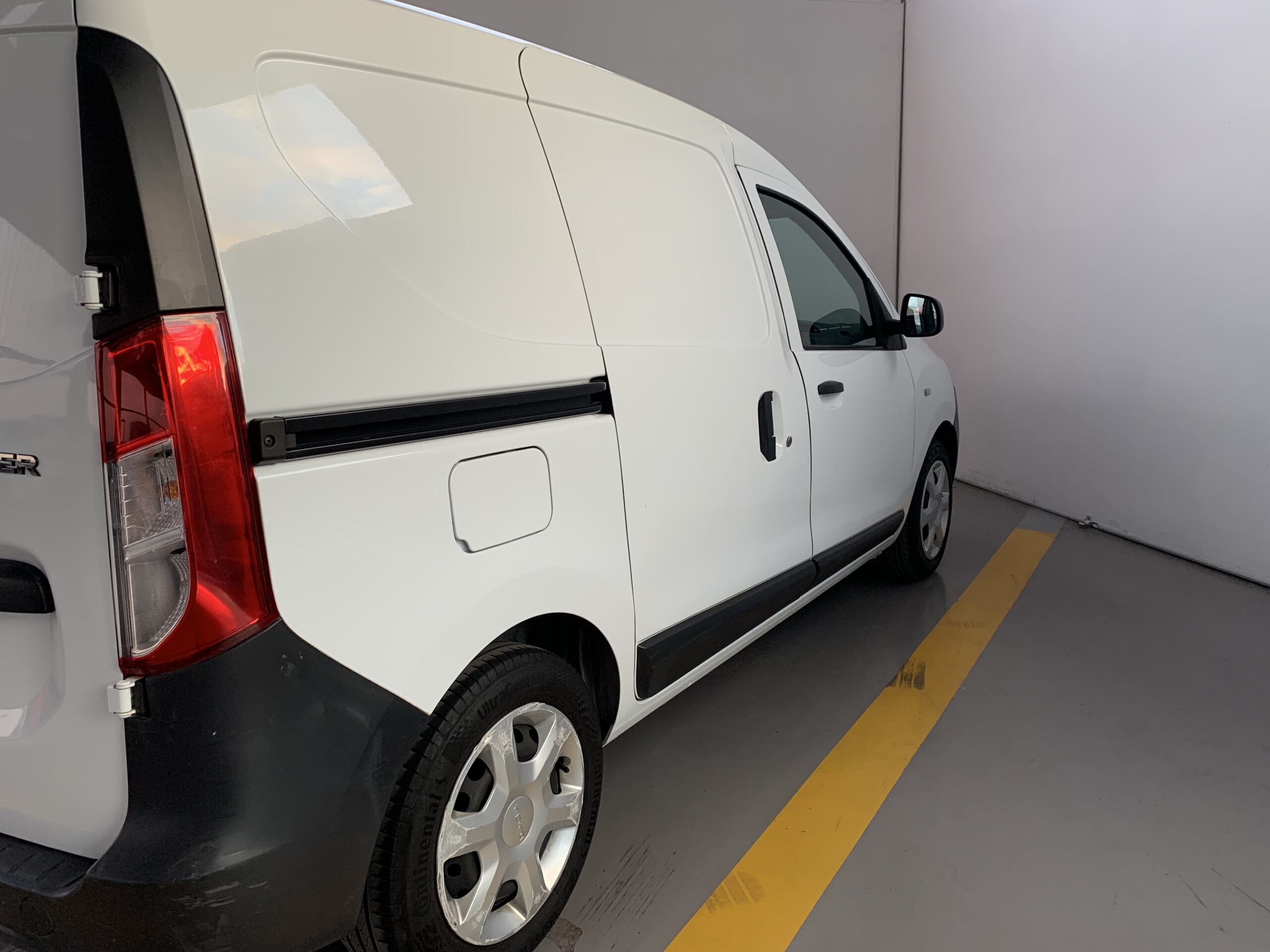 DACIA DOKKER FURGON BLUE DCI 95CV + RETROVISORES ELECTRICOS + RUEDA DE REPUESTO