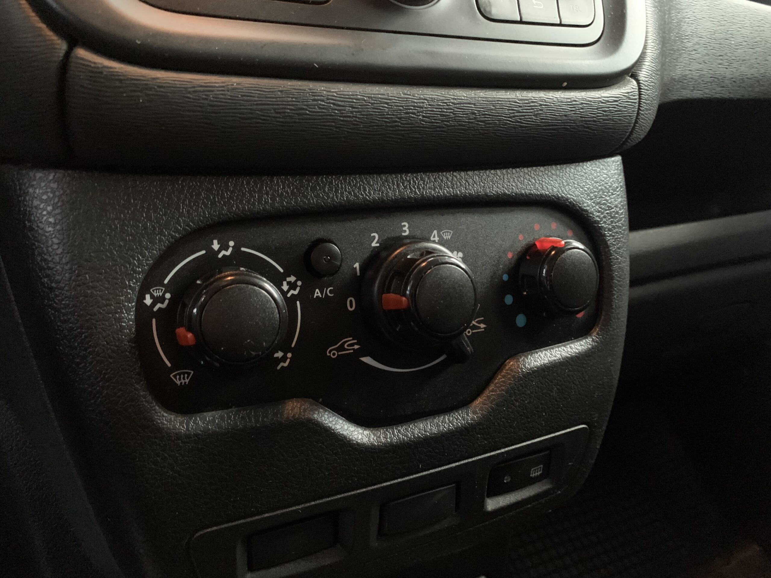 DACIA DOKKER FURGON BLUE DCI 95CV + RETROVISORES ELECTRICOS + RUEDA DE REPUESTO