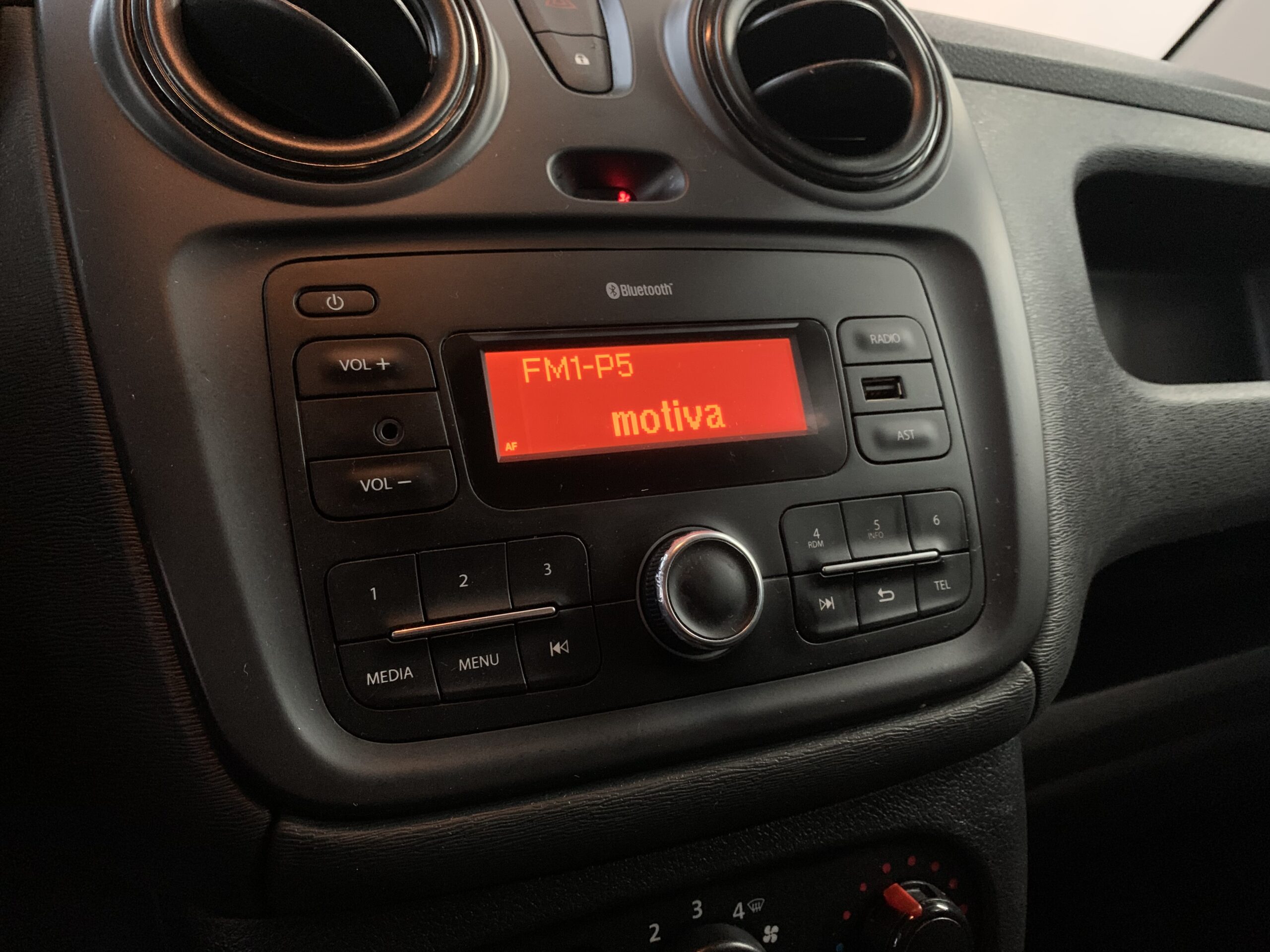 DACIA DOKKER FURGON BLUE DCI 95CV + RETROVISORES ELECTRICOS + RUEDA DE REPUESTO