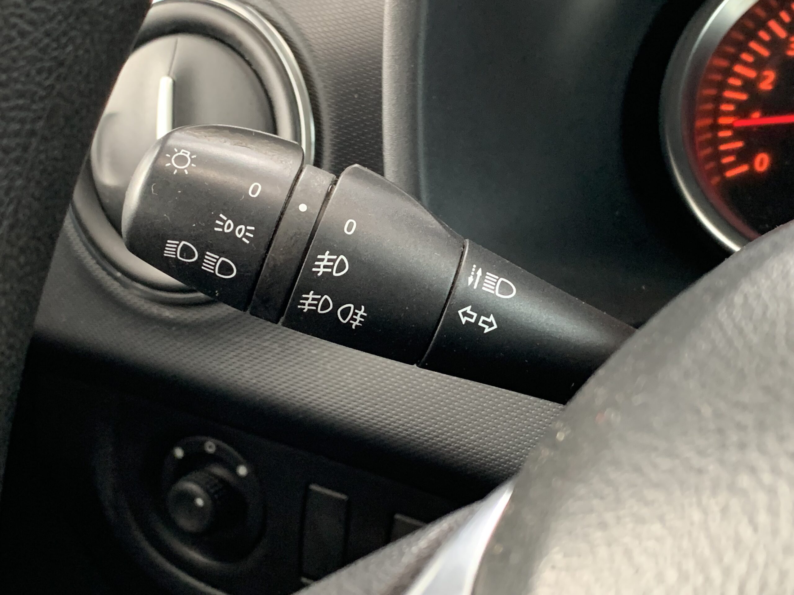 DACIA SANDERO COMFORT BLUE DCI 95CV + AIRE ACONDICIONADO + RUEDA DE REPUESTO